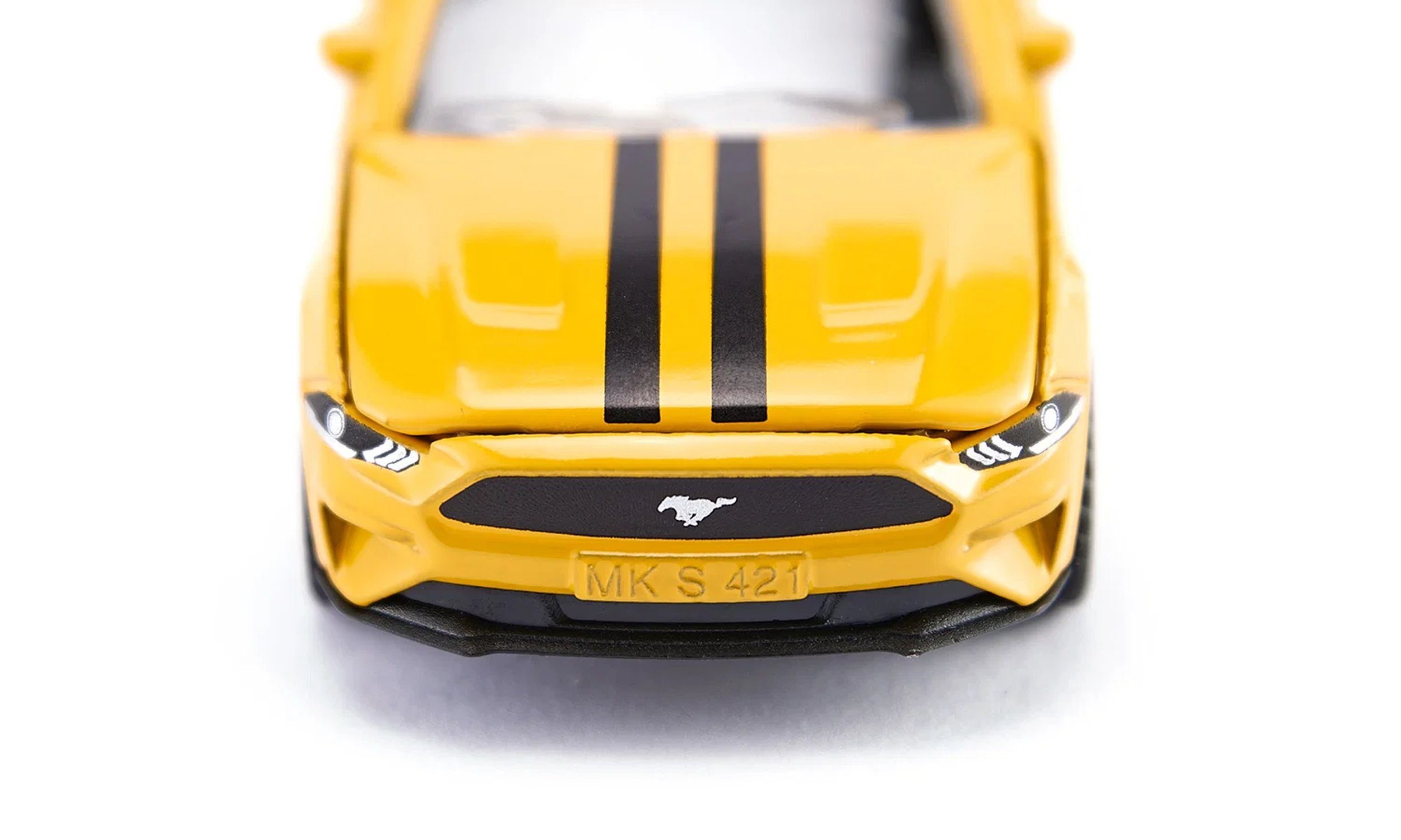Siku Spielzeug-Auto Ford Mustang GT Modellauto mit Anhängerkupplung, Motorhaube zum Öffnen, Anhängerkupplung, gummierte Reifen