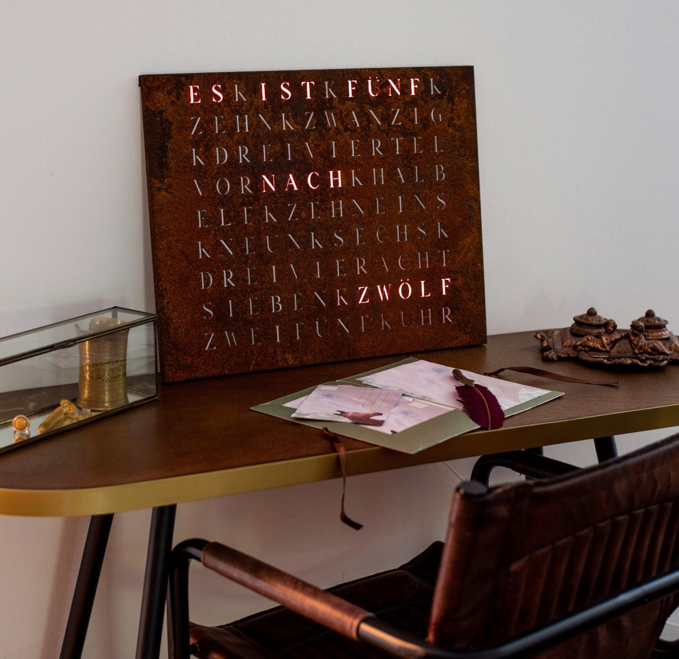 build-yours.de Wanduhr Wortuhr Jupiter in Deutsch - LED Wanduhr zum Aufhäng günstig online kaufen