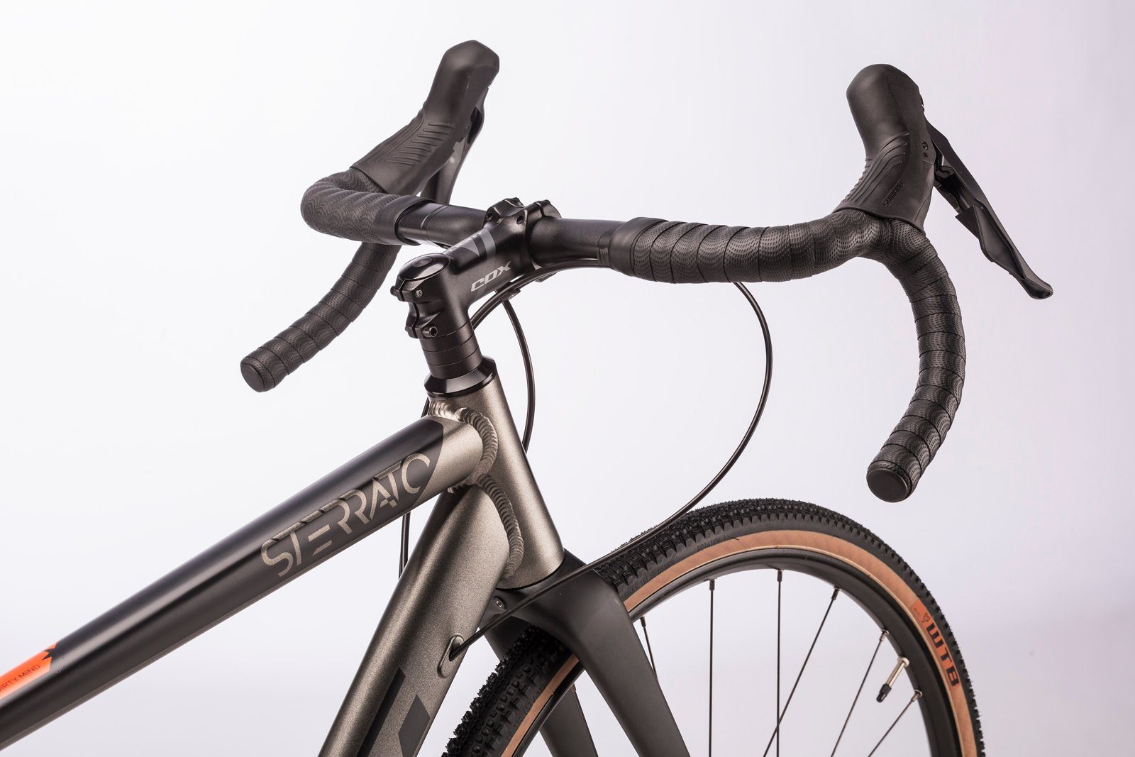 Airtracks Gravel Bike Men's Gravel Bike 28 Inch Bicycle Sterrato 3.0 High-End Gravel Bike, 16-Speed ​​Shimano Claris R2000 - Sizes 52cm 55cm - 2026 Model