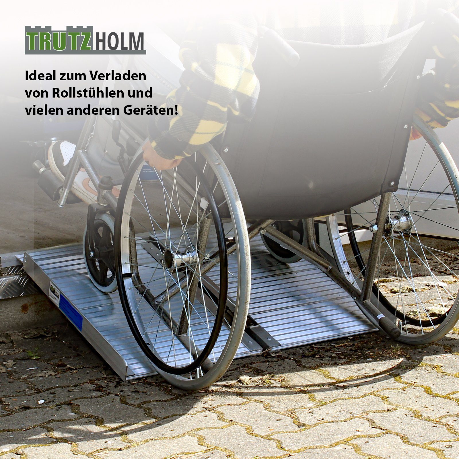 TRUTZHOLM Auffahrrampe Rollstuhlrampe klappbar 61cm Traglast 272 kg Alu grau geriffelt Rampe (1-St), Geriffelte Oberfläche, mit praktischem Tragegriff – Bild 2 von 5