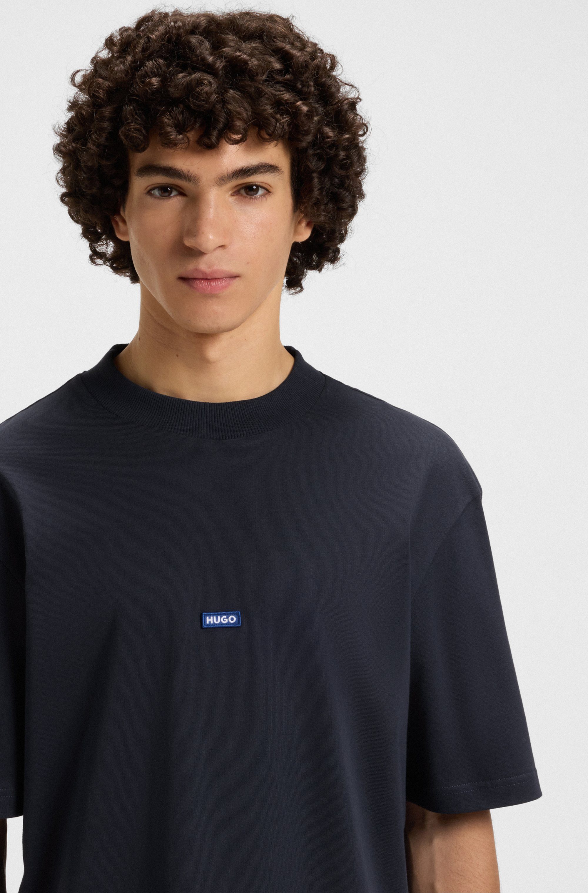 HUGO Blue T-Shirt Nieros mit Logo-Patch günstig online kaufen