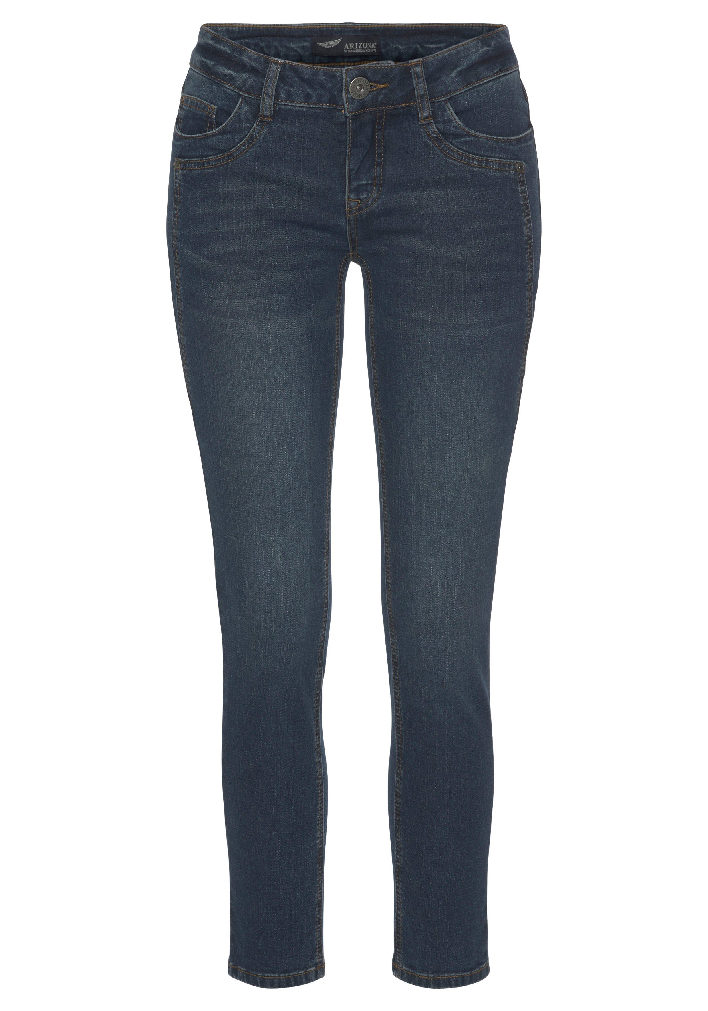 Arizona 7/8-Jeans mit Keileinsätzen extra-enger Schnitt, Used-Look-Waschung, niedrige Leibhöhe – Bild 5 von 5