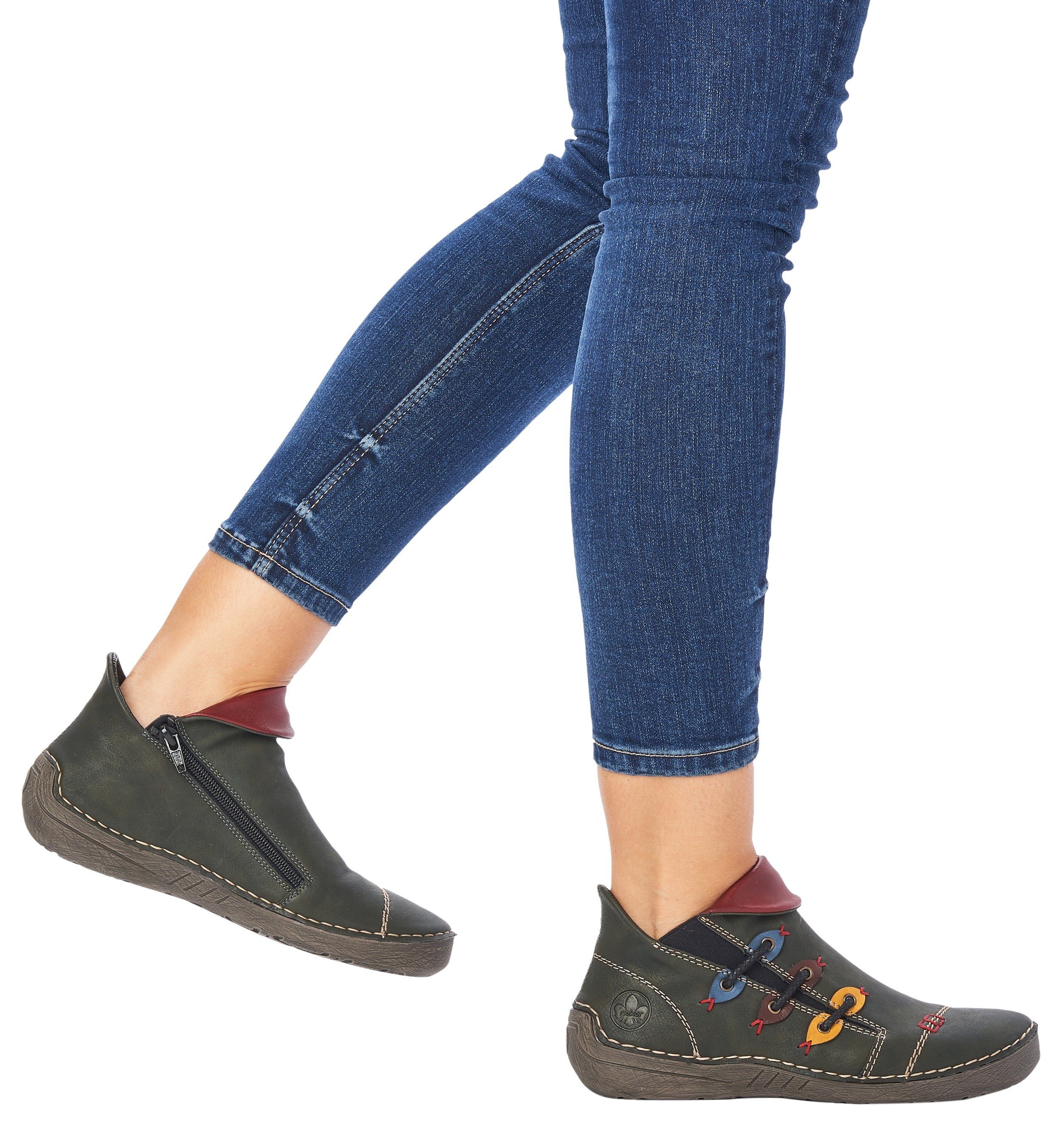 Rieker Stiefelette Schlupfboots, Slipper mit bunten Applikationen seitlich