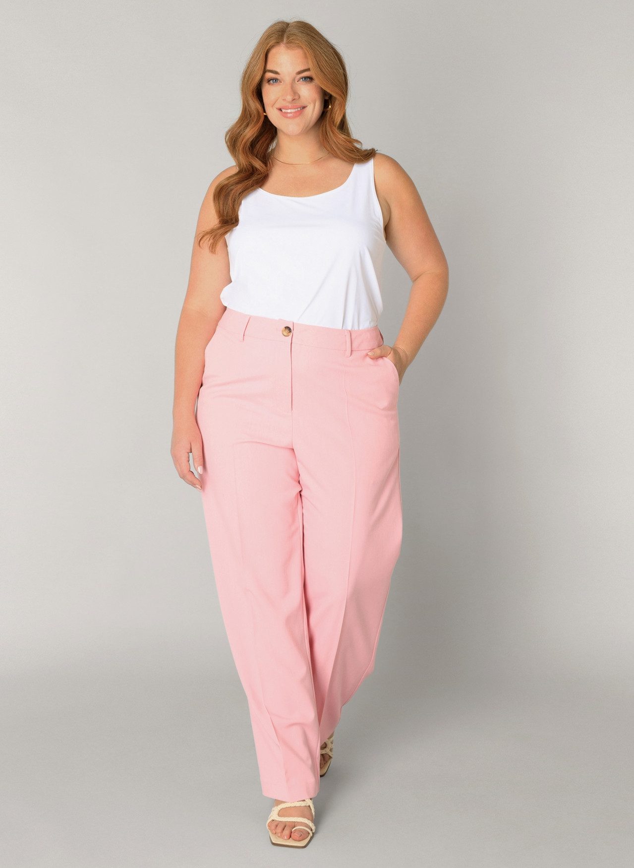 Base Level Curvy Bundfaltenhose Yunia mit Viskose und Stretch