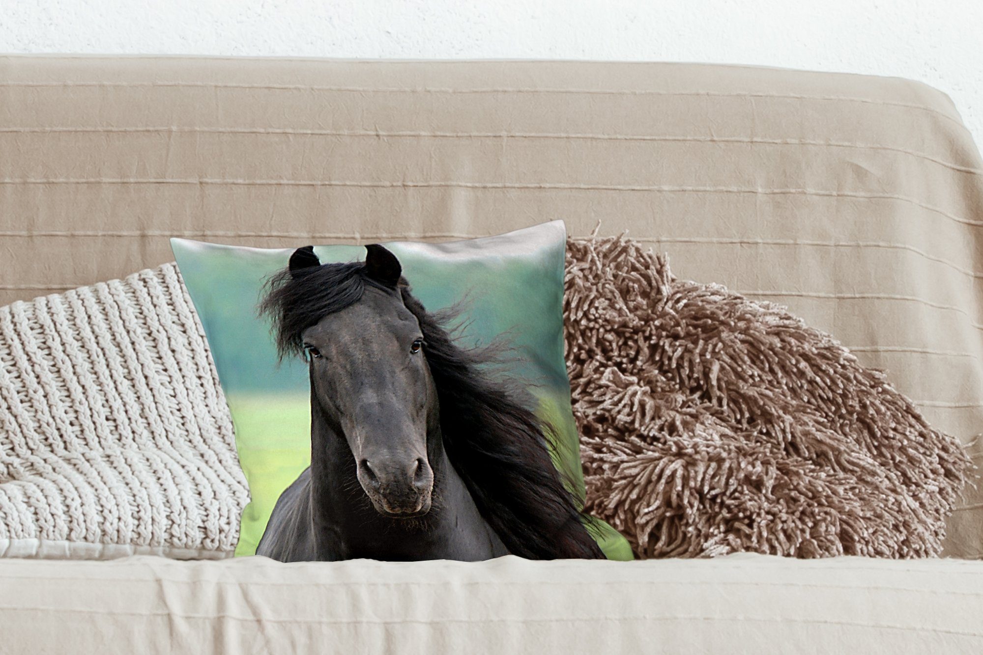 MuchoWow Dekokissen Friesisch - Pferd Deko, Schlafzimmer, mit Sofakissen Füllung Zierkissen - Gras, für Wohzimmer