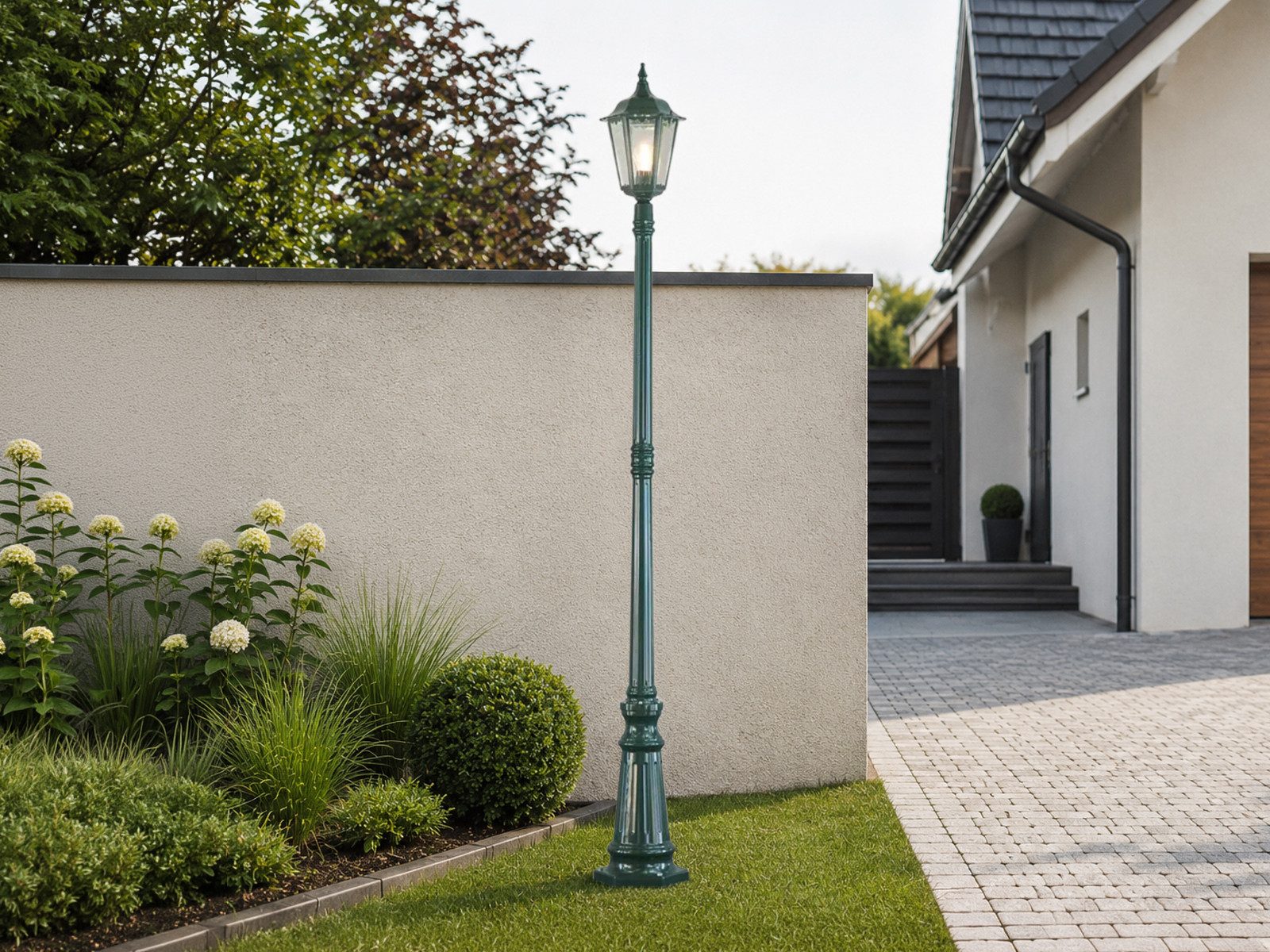 KONSTSMIDE LED Gartenleuchte Höhe 210cm, inkl. E27 Leuchtmittel, LED wechselbar, Warmweiß, große Straßenlaterne, Mastleuchte zur Garten Wegbeleuchtung