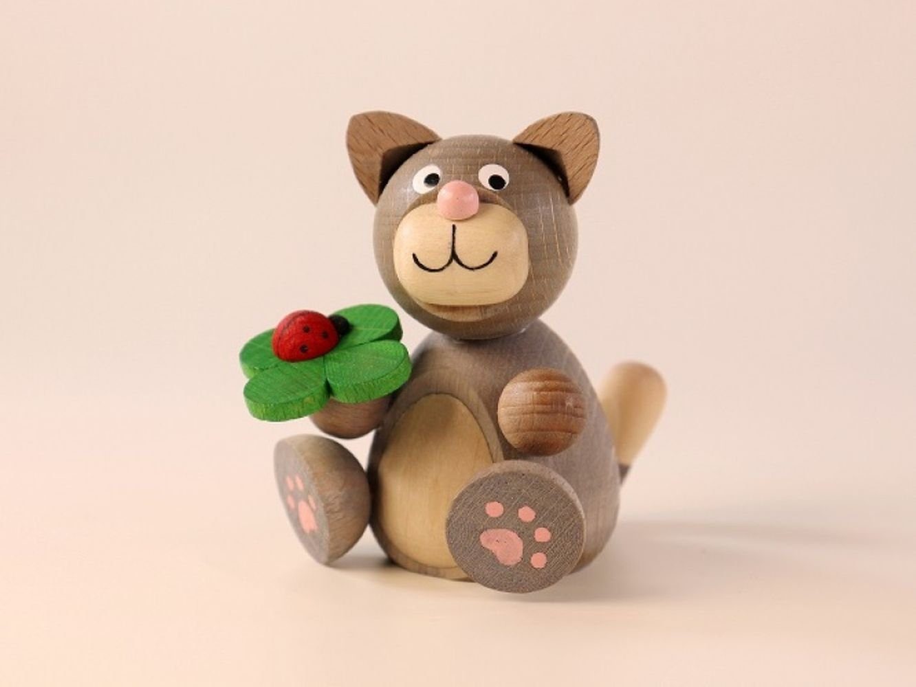 Ullrich Kunsthandwerk Sammelfigur Holzfigur Katze Tapsi mit Kleeblatt BxH 6,5x7cm NEU