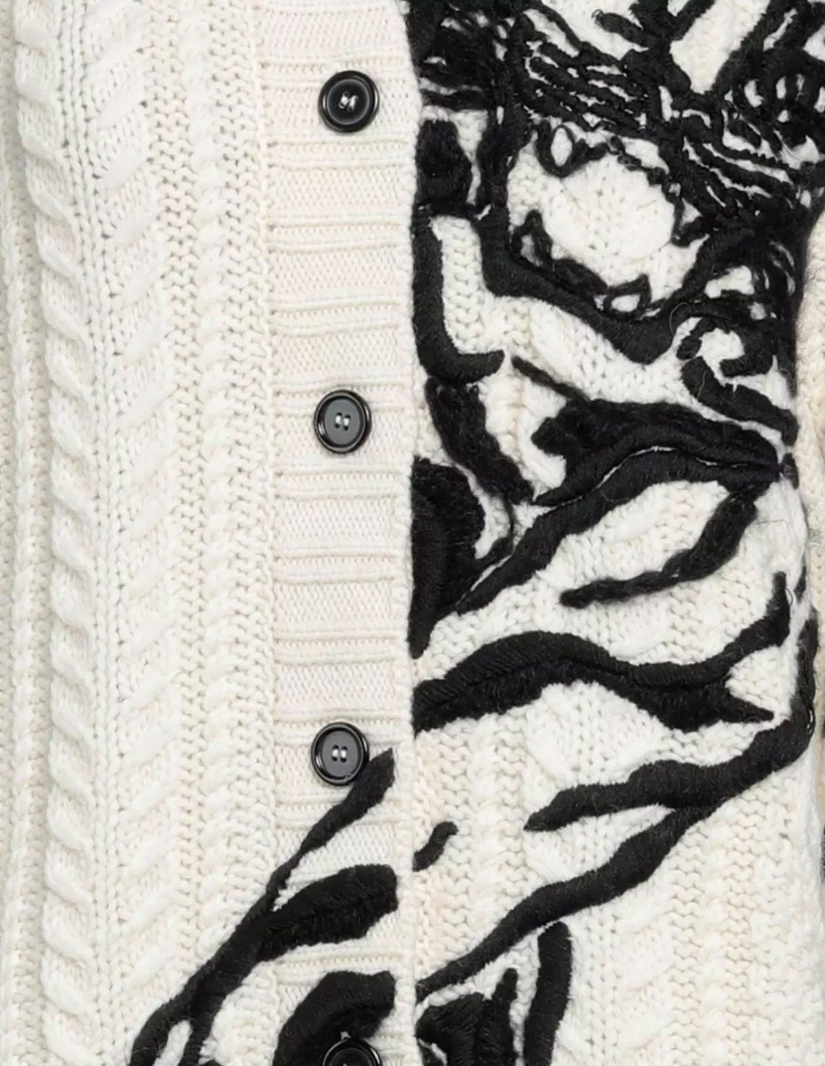 VALENTINO GARAVANI Longstrickjacke Schwerer Strickmantel Cable-Knit Cardigan Strickjacke Parka Schwere Strickqualität, Gerippt, Oversized Zopfmuster, Hornknöpfen
