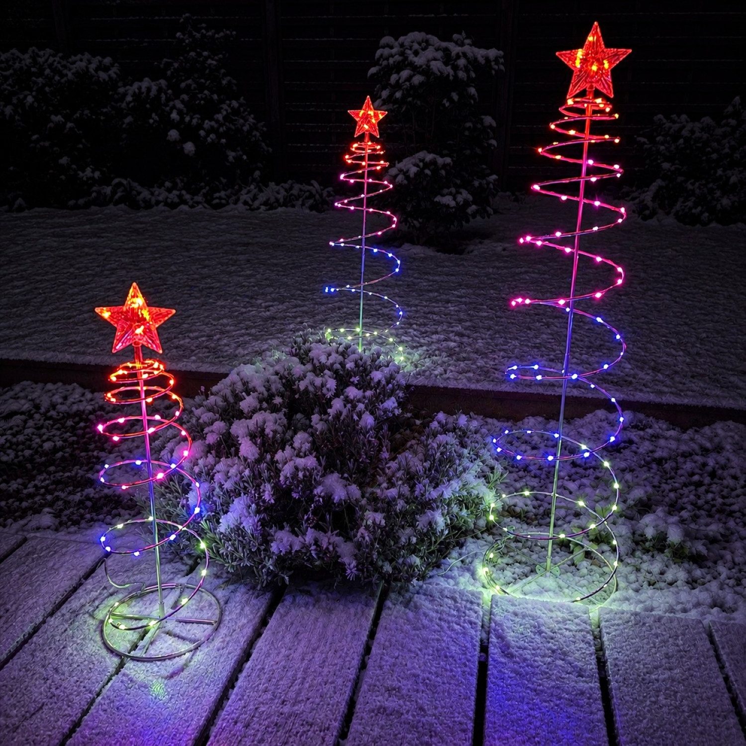 Online-Fuchs LED Baum 3er Set Lichterbäume mit Sternenspitze - Weihnachtsdeko für draußen, Indoor & Outdoor, Lichterketten mit 233 warmweißen LED´s, inklusive 6-Stunden Timerfunktion - mit Batterien