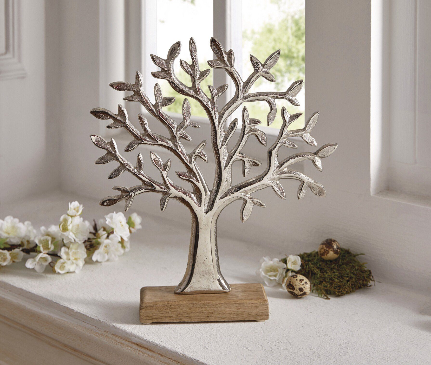 Dekoleidenschaft Dekofigur Baum "Silber" aus Aluminium & Mango Holz, 31 cm hoch, Tischdeko, moderne Figur, Skulptur, Metallbaum, Dekobaum, Dekoobjekt, Lebensbaum