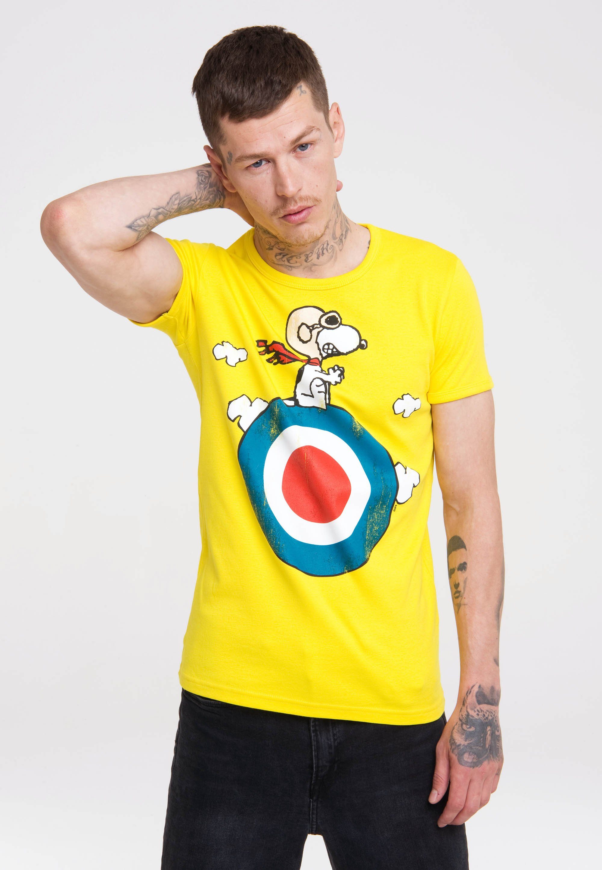 Peanuts Einlaufvorbehandlung seine Form lizenziertem LOGOSHIRT Behält stets dank mit T-Shirt - Pilot Print, Snoopy