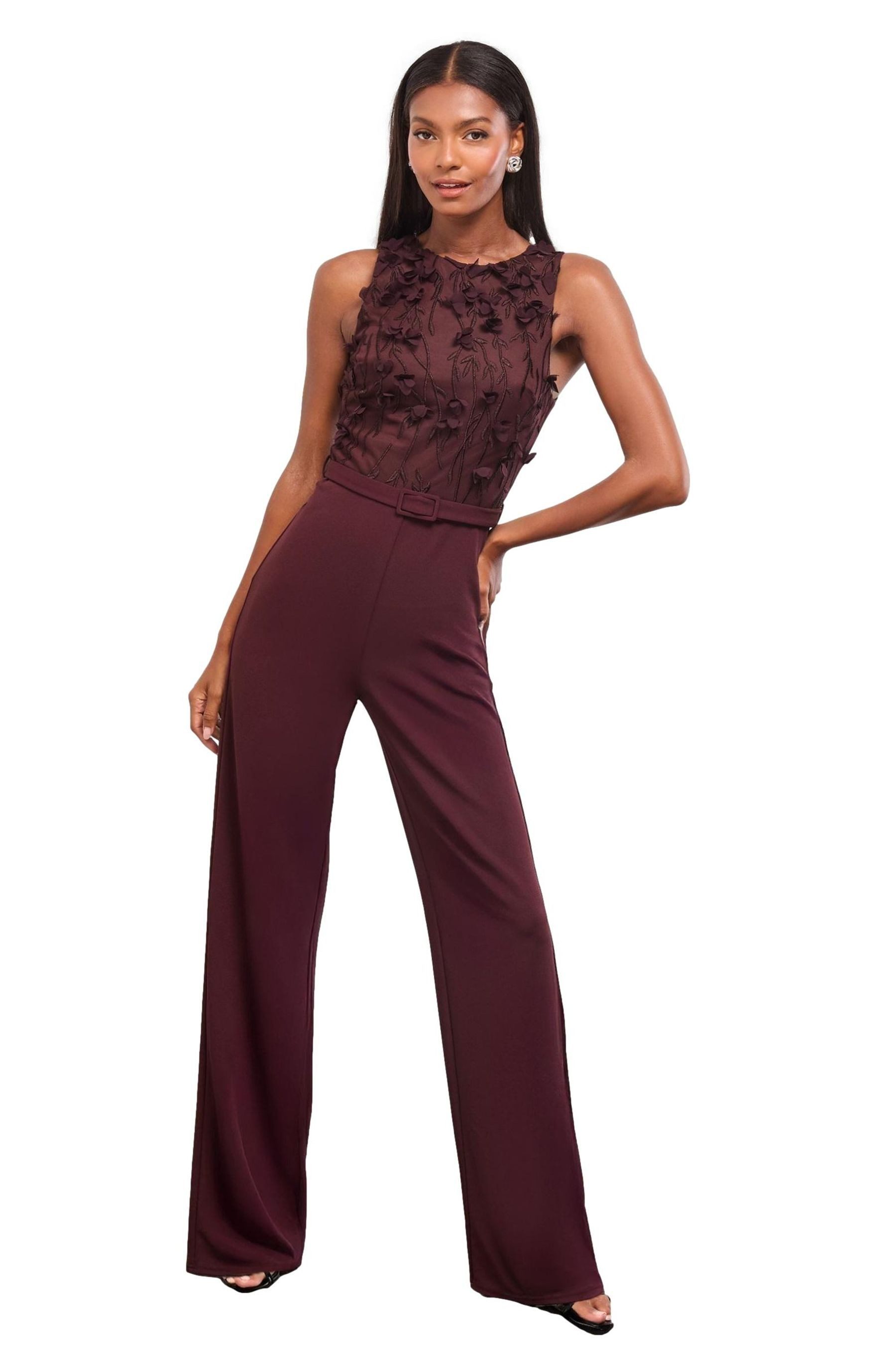LIPSY Jumpsuit Lipsy Neckholder-Jumpsuit mit 3D-Struktur, Petite (1-tlg)