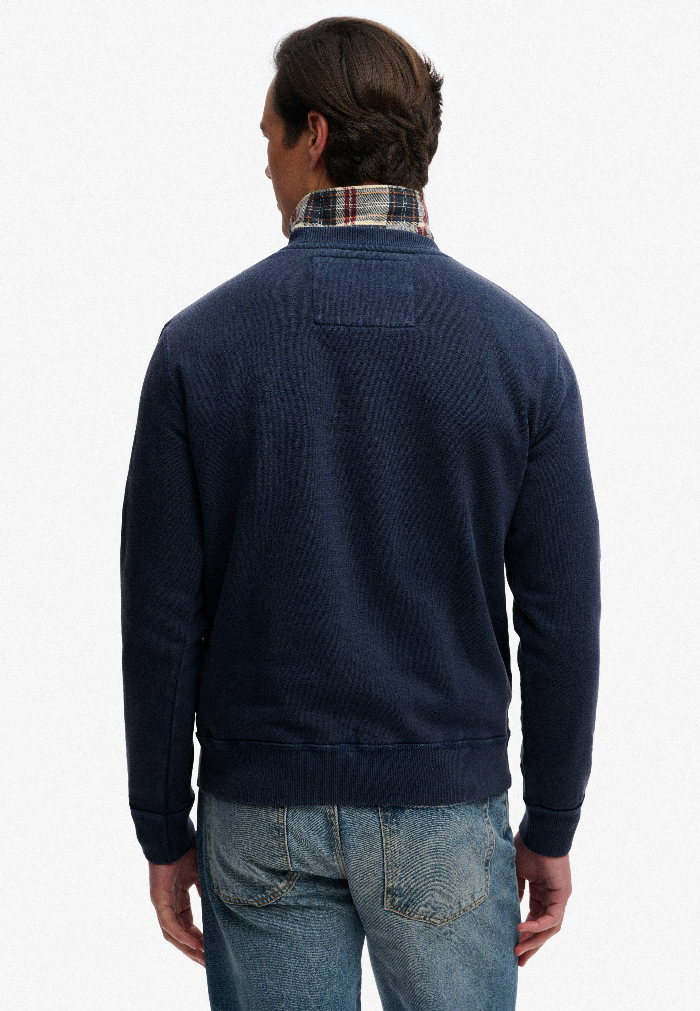Superdry Sweatshirt VINTAGE ATHLETIC TONAL CREW Loose Fit, mit Rundhalsausschnitt, aus Baumwolle