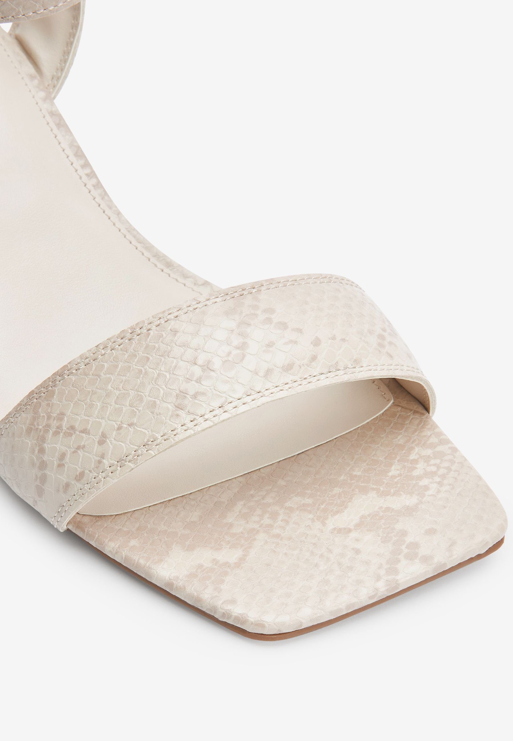(1-tlg) Blockabsatz mit Schlichte Comfort Sandalette Next Sandalen Forever Bone