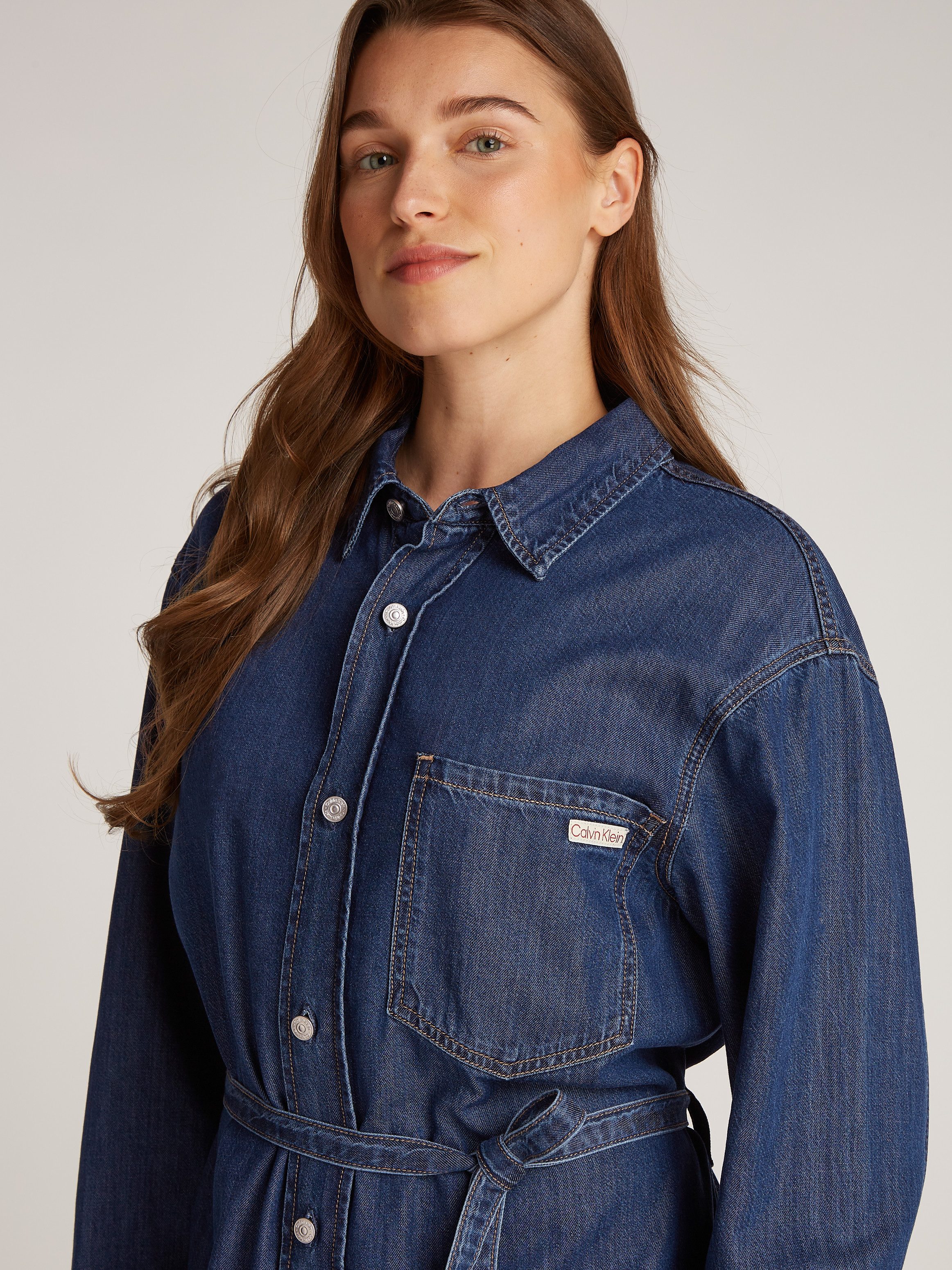 Calvin Klein Jeans Jeanskleid BELTED TENCEL DENIM SHIRT DRESS mit Logostickerei