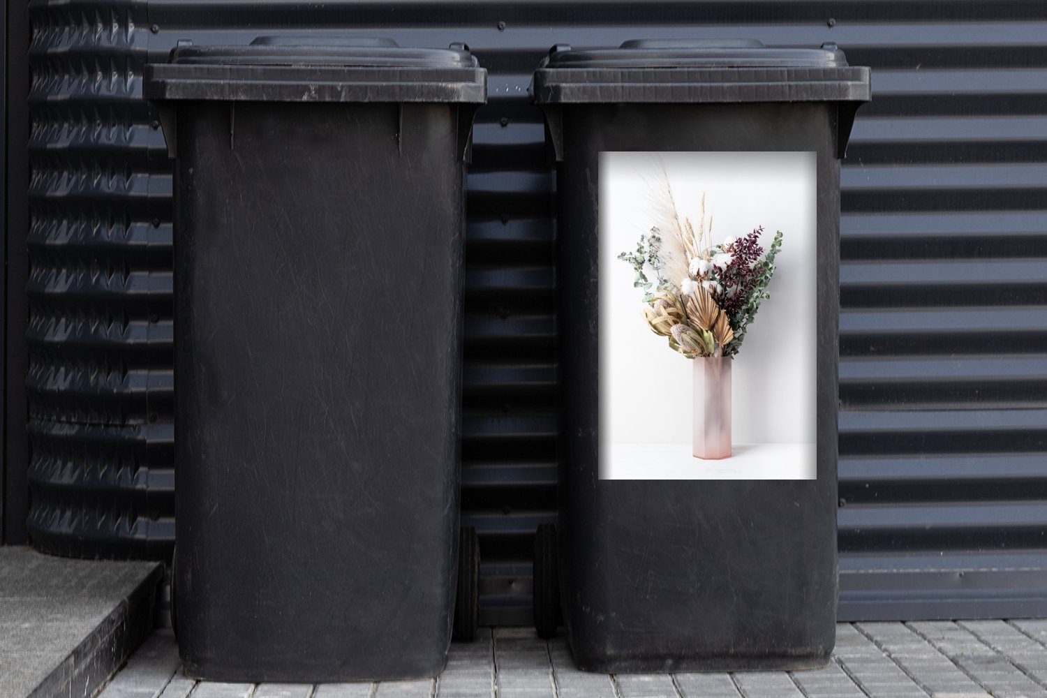 - MuchoWow Stilleben Abfalbehälter Blätter St), Wandsticker Mülleimer-aufkleber, Sticker, - Mülltonne, (1 Container, Blumen