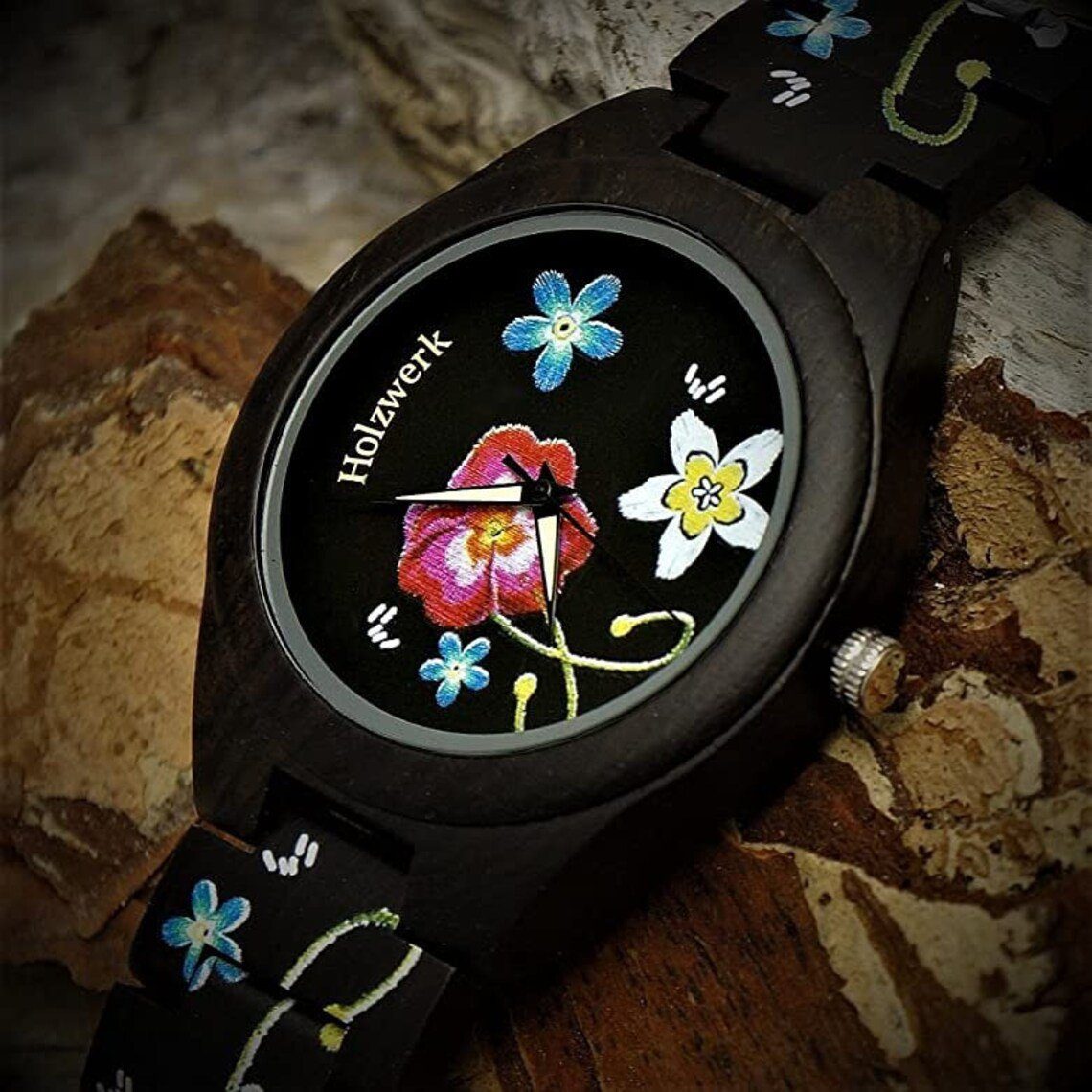 Holzwerk Quarzuhr Damen Holz Armband Uhr Schmetterling & Blumen Muster, (inkl. Armbandkürzer), Holz Unikate, ideal auch als Geschenk, inkl. Uhrenbox