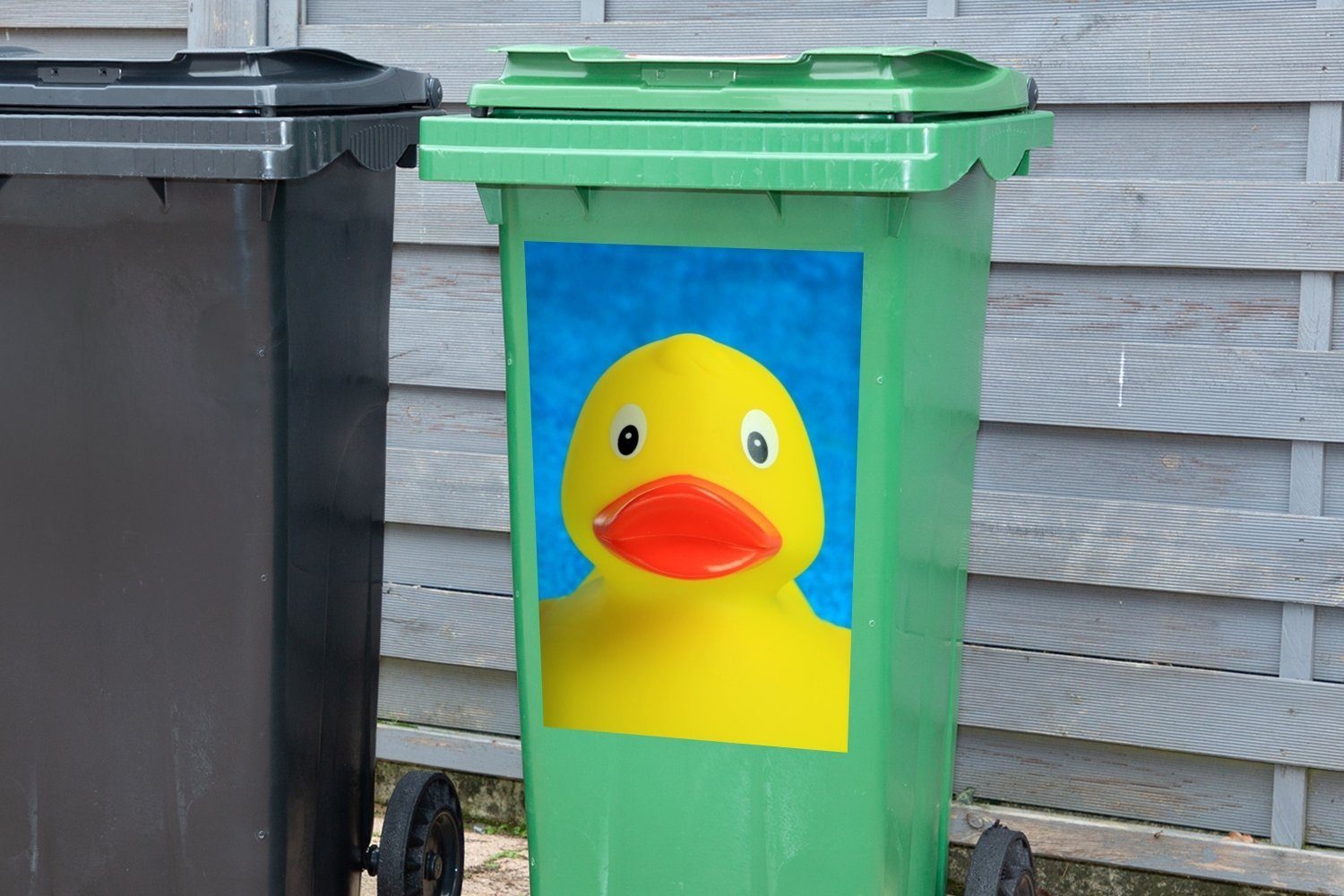 MuchoWow - Gelb Abfalbehälter Mülltonne, Sticker, Wandsticker Mülleimer-aufkleber, Blau Gummi-Ente Container, - St), (1