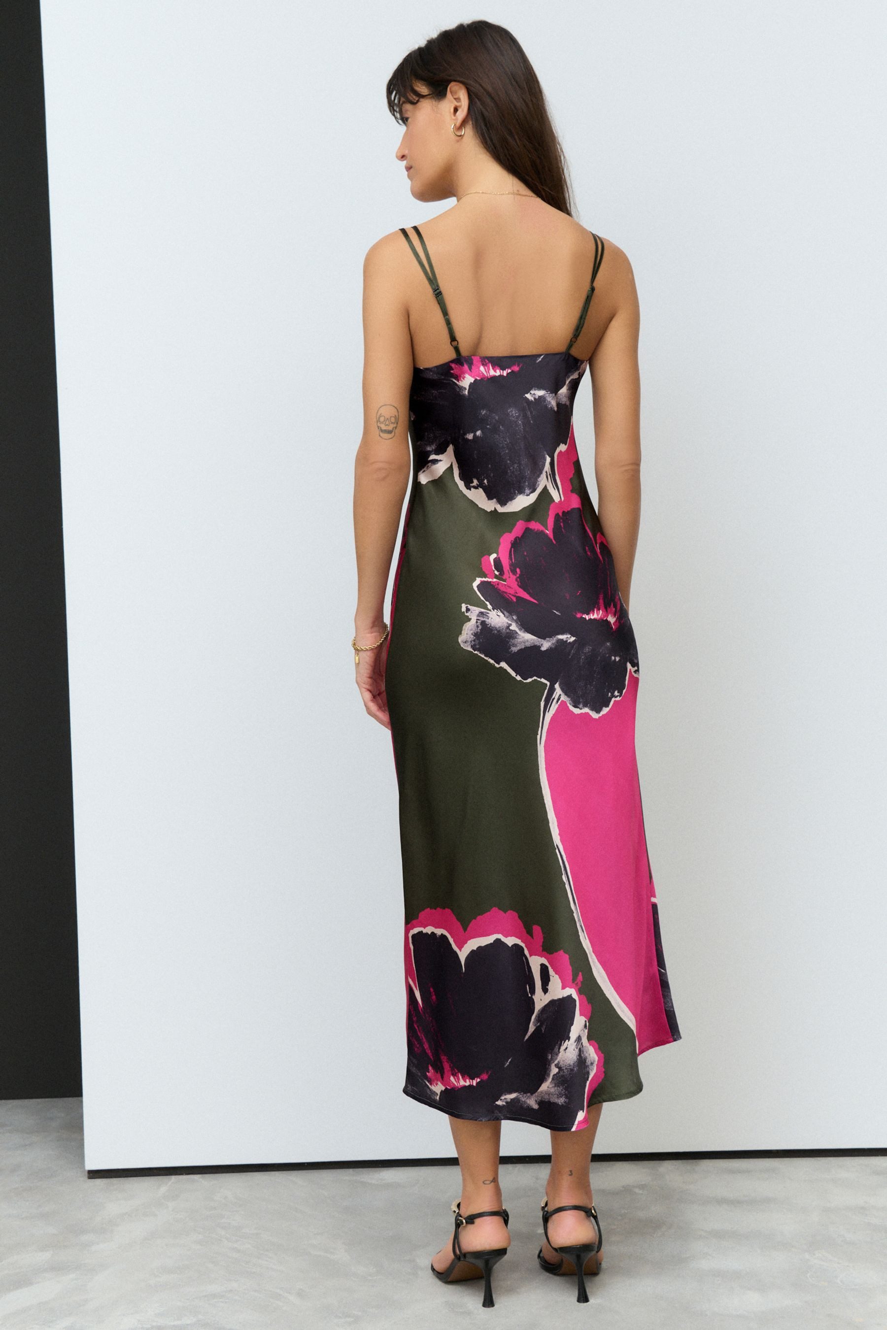Next Midikleid Satin-Trägerkleid in Midilänge (1-tlg) günstig online kaufen