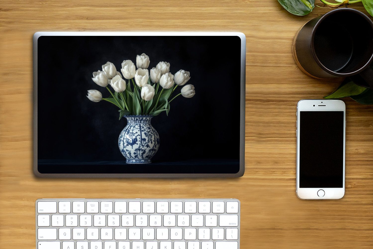 Thumbnail - MuchoWow Laptop-Aufkleber Weiß - Blumen - Tulpen - Vase, (1tlg), Laptop Folien Cover, Aufkleber, Sticker, Schutz vor Kra...