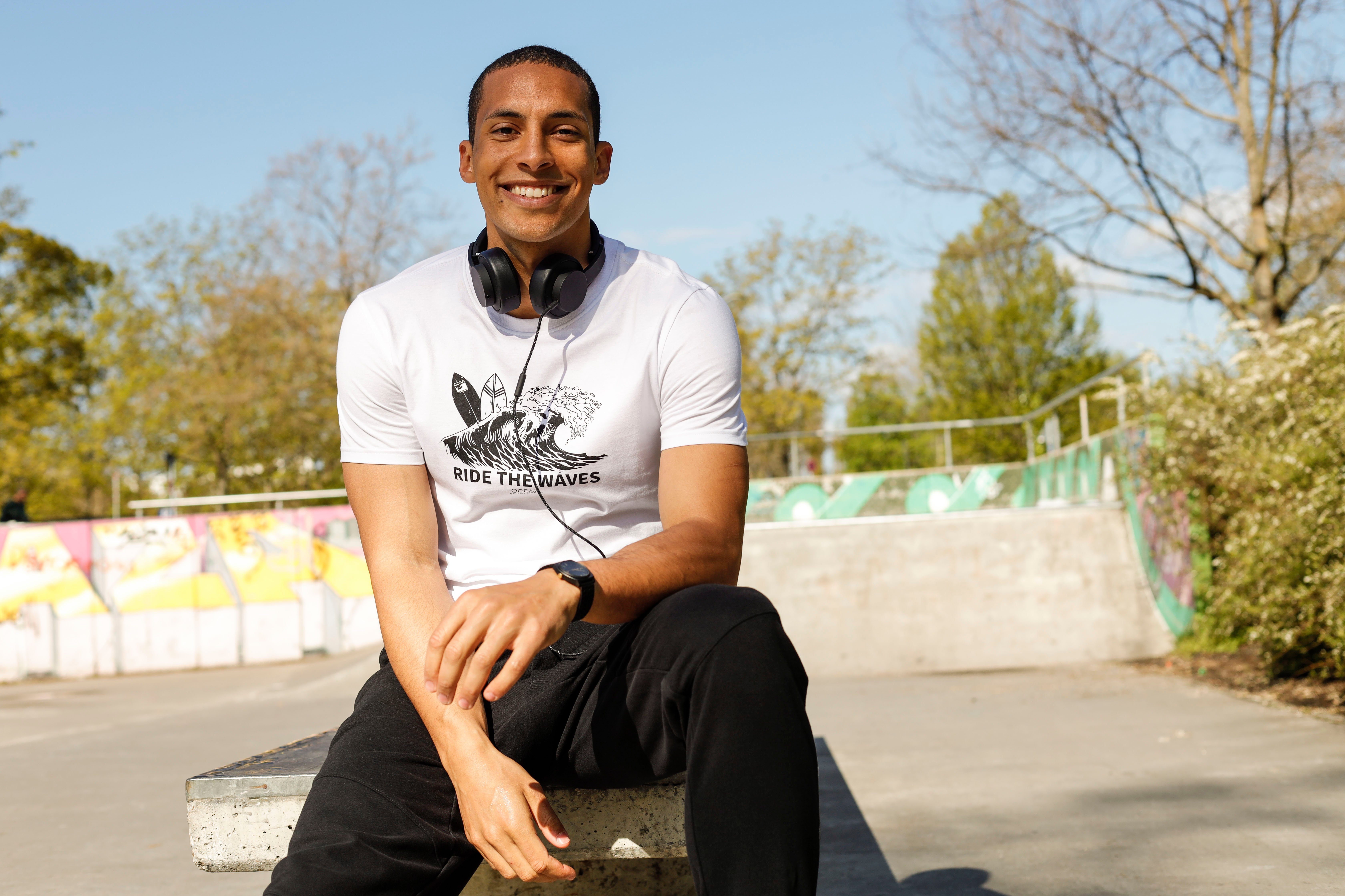 Ocean Sportswear T-Shirt kurzärmelig, schmal geschnitten, mit Logodruck, aus Single Jersey