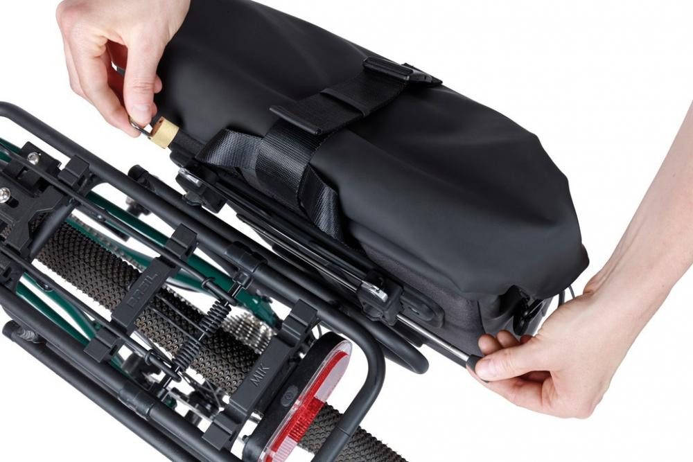 Basil Fahrradtasche Basil Verschluss-Stift MIK Side Lock Pin schwarz mit Vorhängeschloss