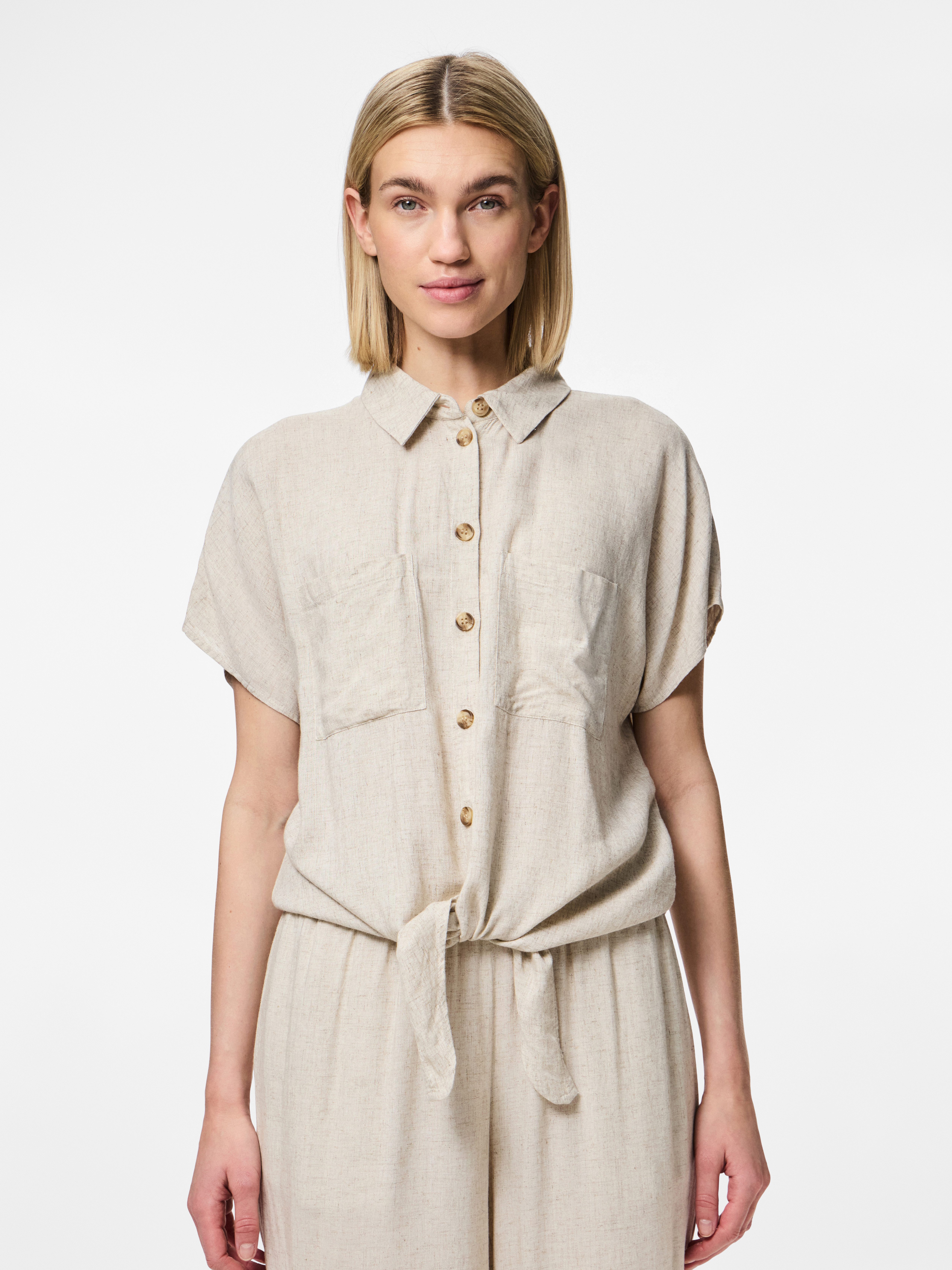 pieces Kurzarmbluse PCPIA SS TIE SHIRT WVN NOOS mit Leinen