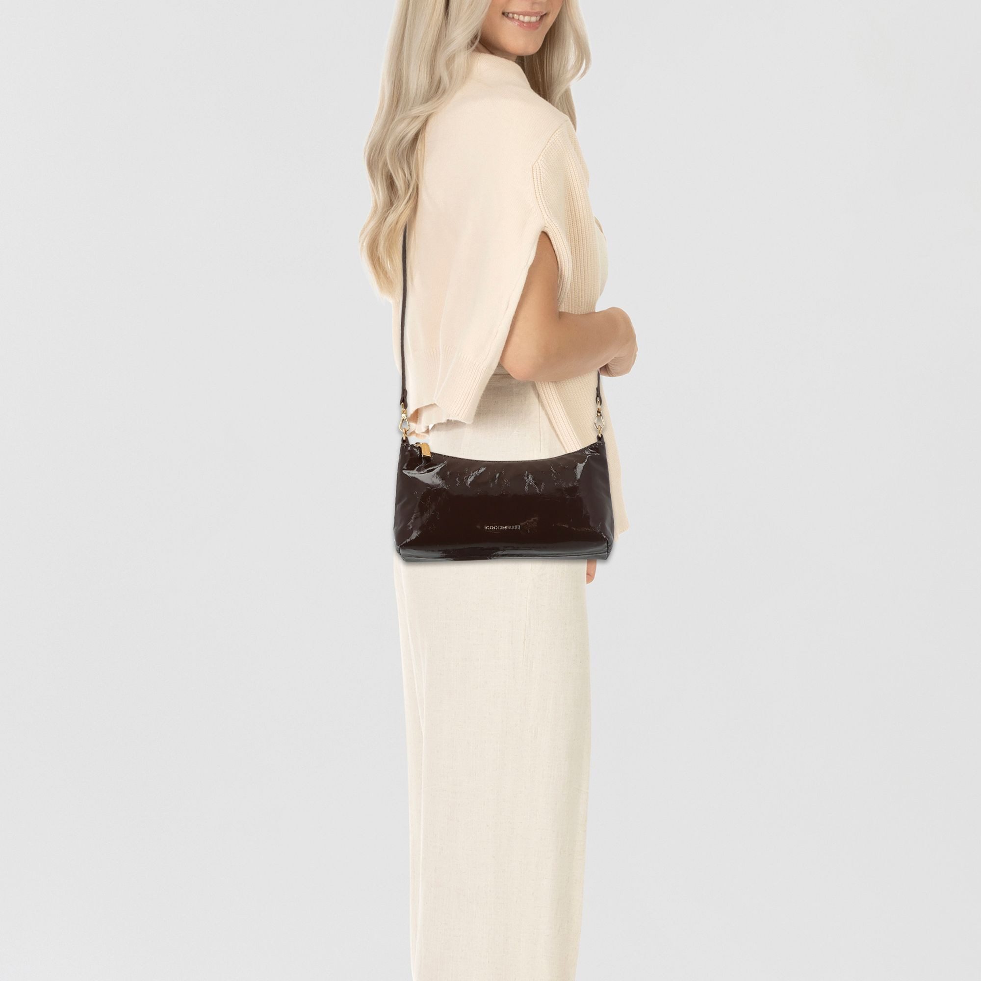 COCCINELLE Schultertasche Aura, Leder günstig online kaufen