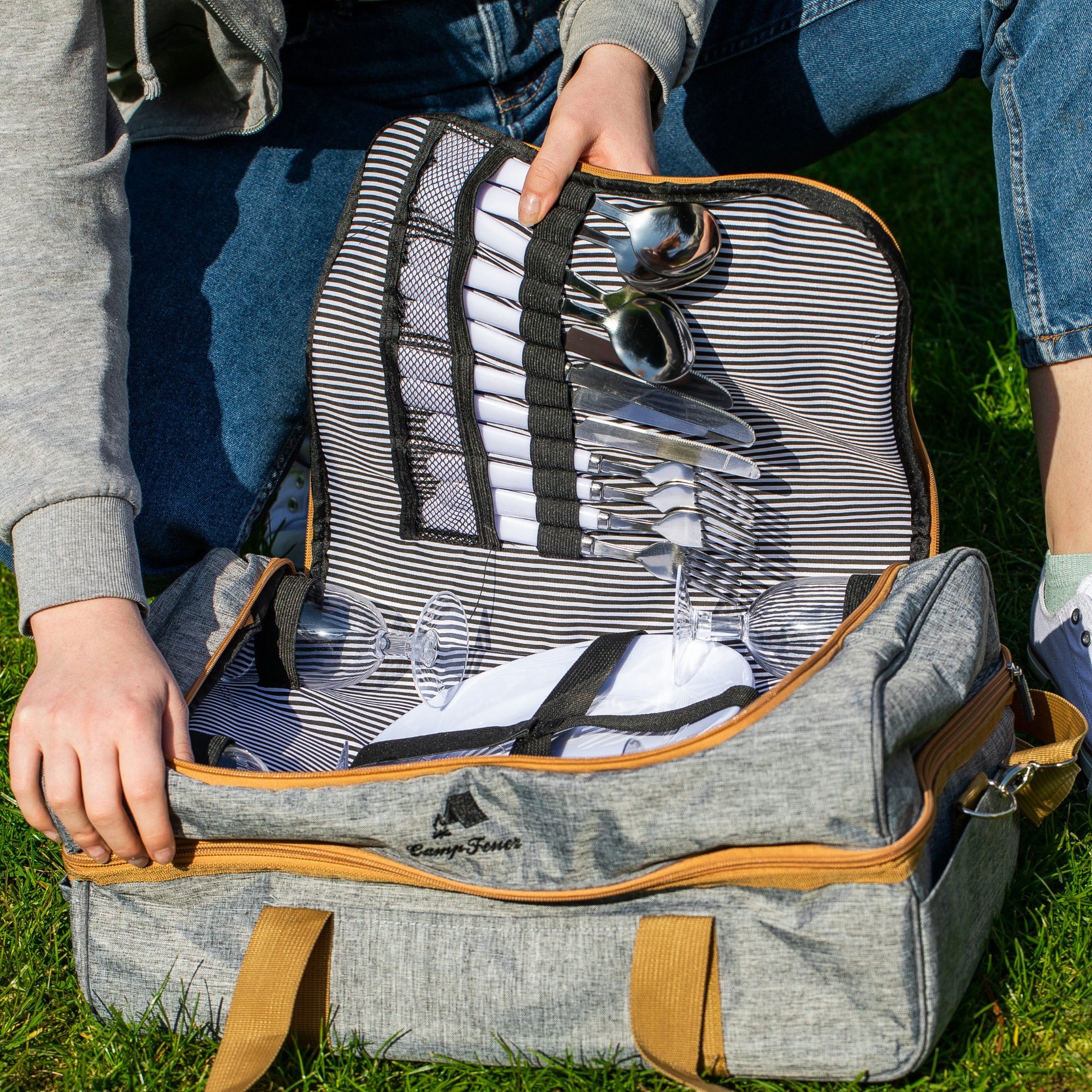 CampFeuer Freizeittasche Picknicktasche für 4 Personen, Picknickset 20-teilig, Grau, Kühltasche