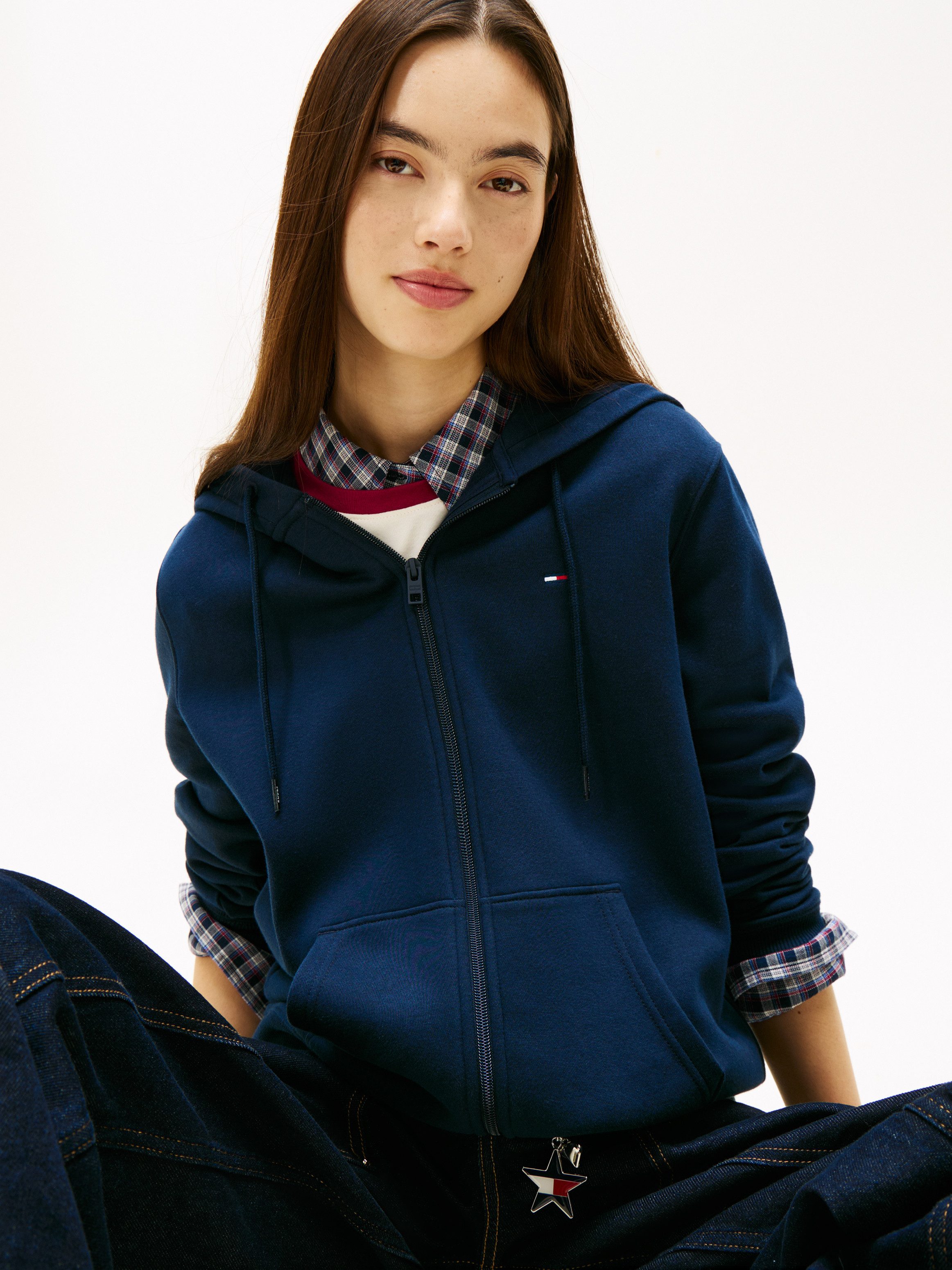 Tommy Jeans Sweatjacke TJW REG S FLAG ZIP THRU mit Logostickerei günstig online kaufen