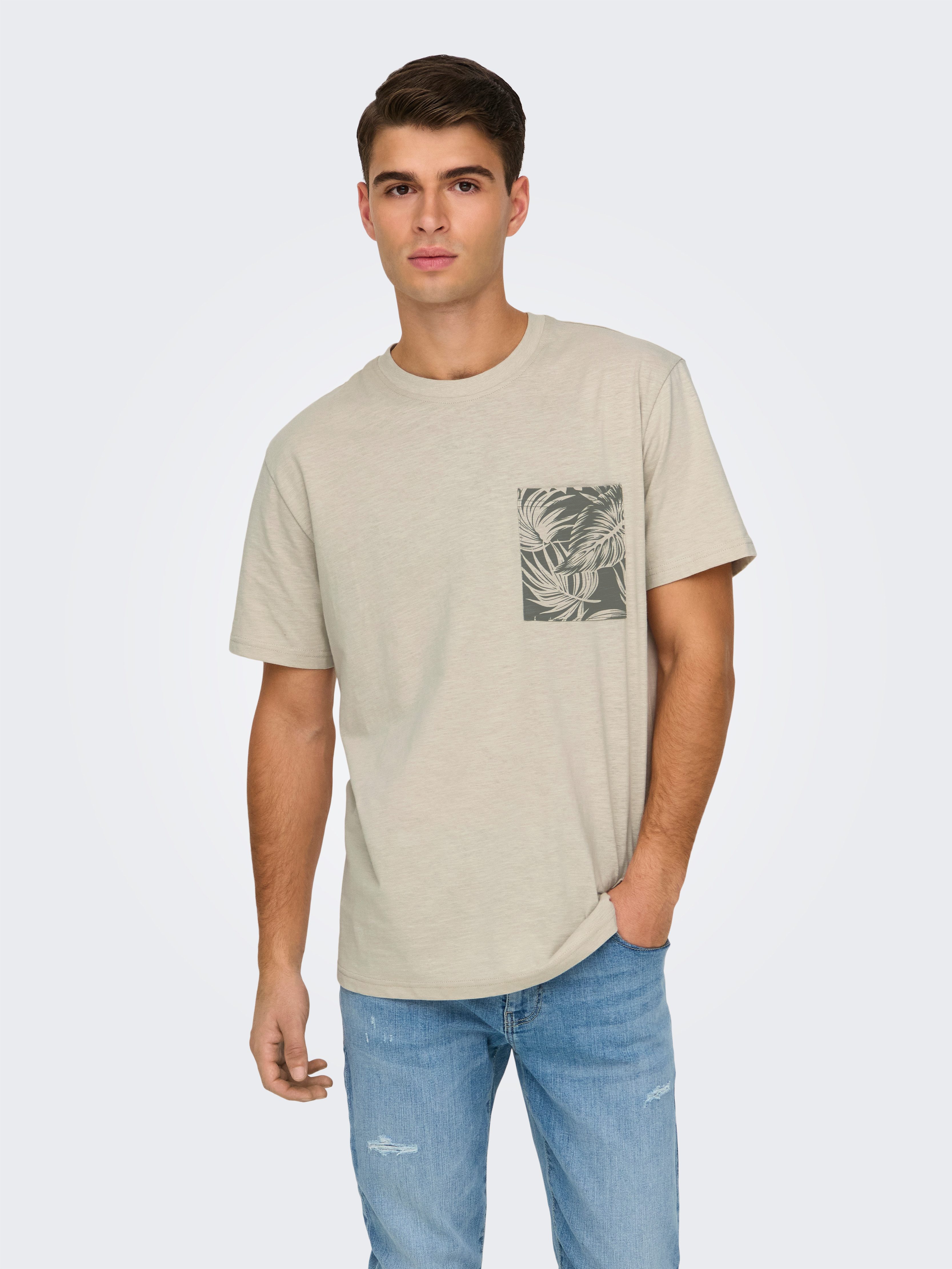 ONLY & SONS Rundhalsshirt "ONSPERRY LIFE REG LEAF POCKETTEE" günstig online kaufen