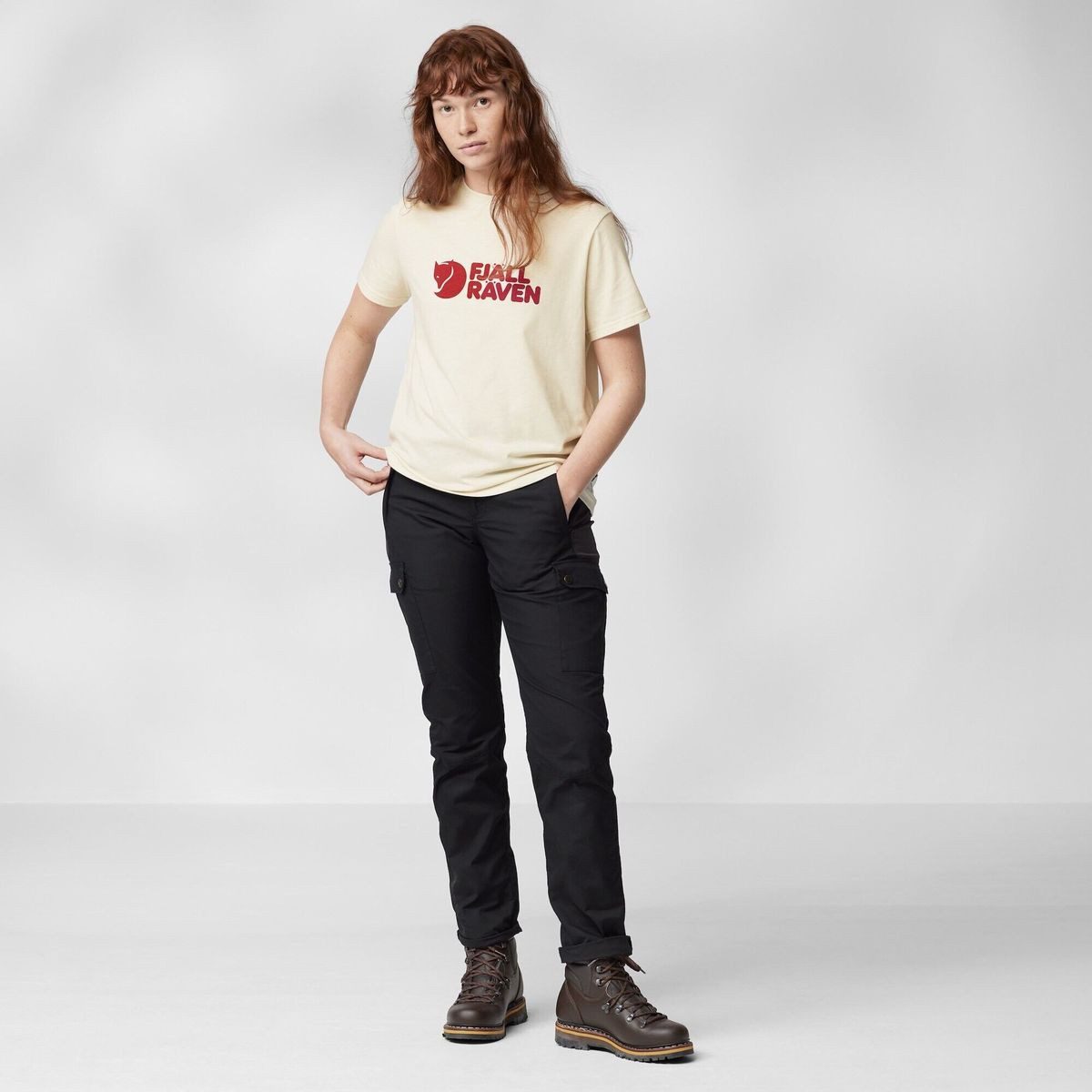 Fjällräven Kurzarmshirt Logo Tee W Stilvolles und schnelltrocknendes T-Shirt für Damen, ideal für
