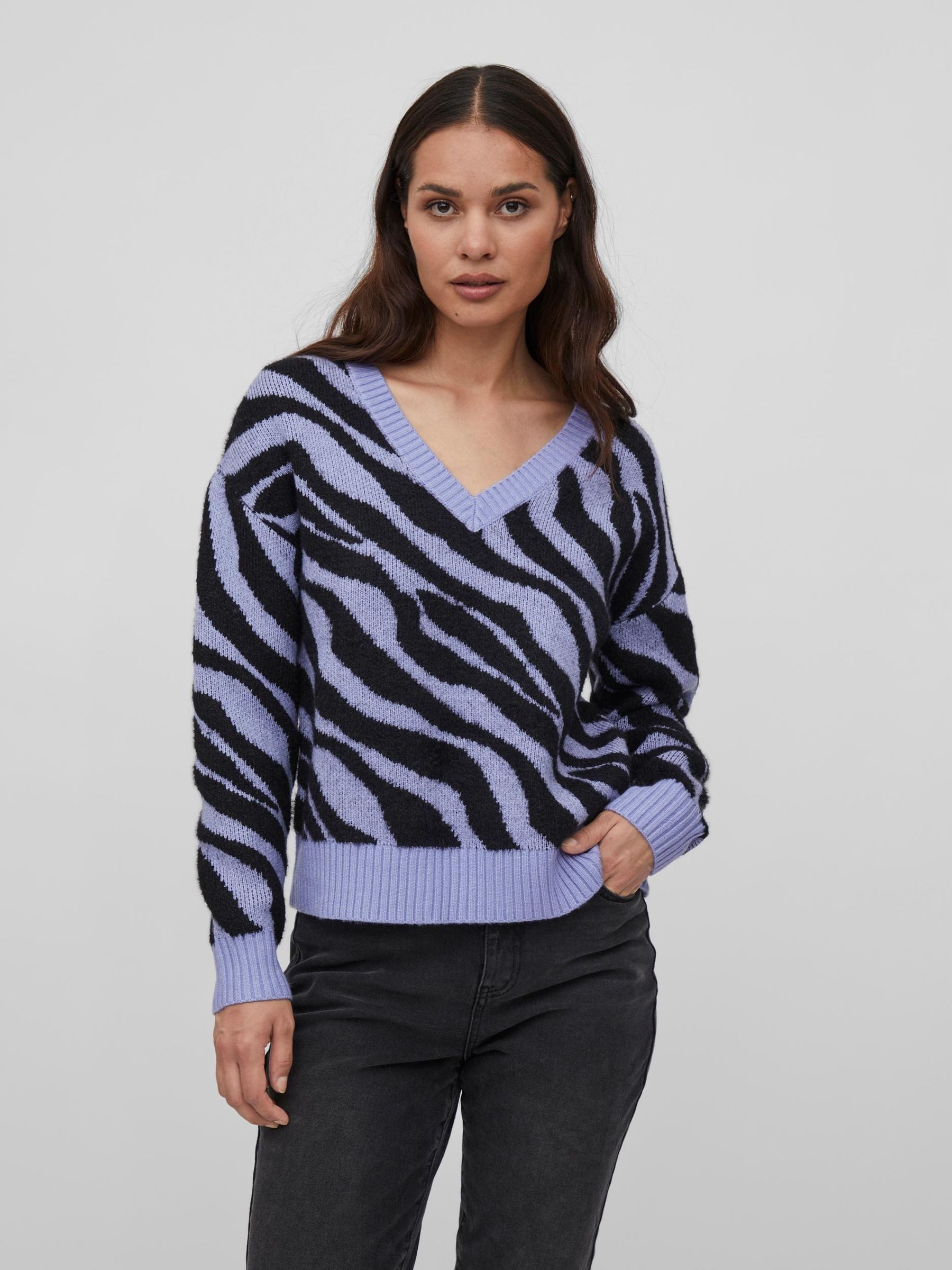 Vila Strickpullover Kuscheliger Strickpullover Jacquard Zebra Animal Muster VIRIL FEAMI VIRIL FEAMI MIX V-NECK L/S KNIT TOP-NOOS