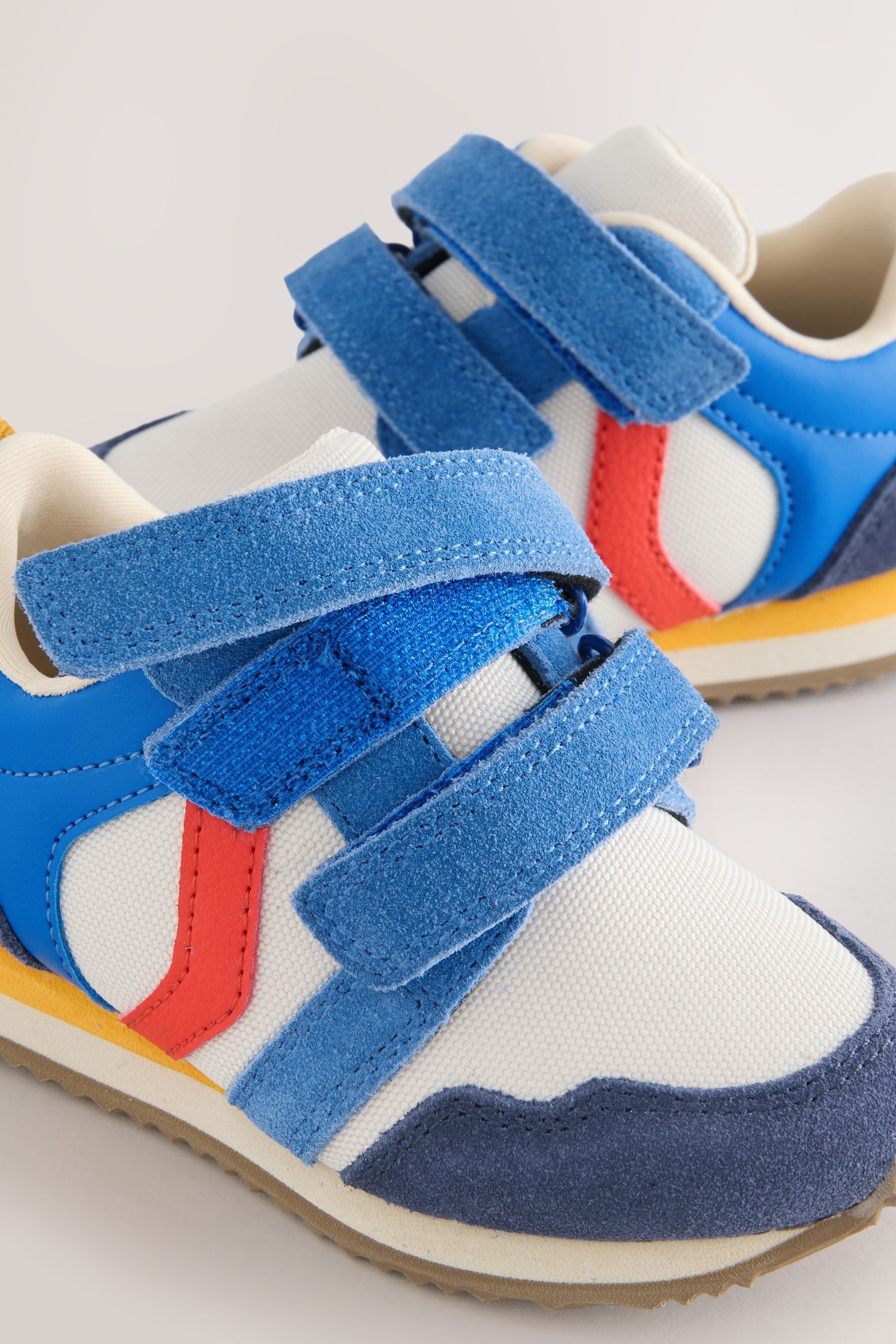 Next Turnschuhe mit zwei Klettverschlussriemen Sneaker (1-tlg)