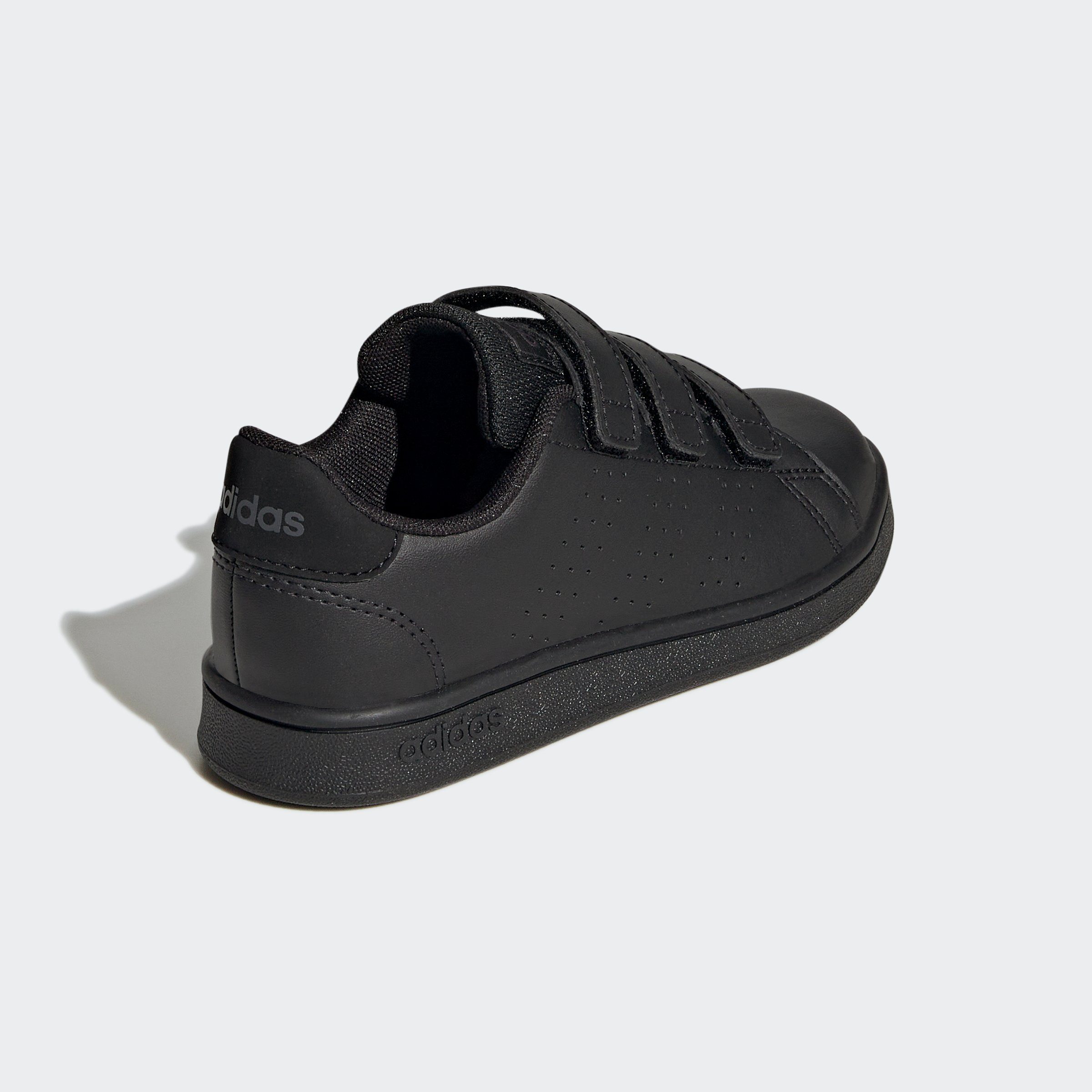 Black / Stan COURT / Smith Six Design adidas auf des LIFESTYLE adidas Spuren den Sportswear Black Core Grey HOOK-AND-LOOP Core Sneaker ADVANTAGE