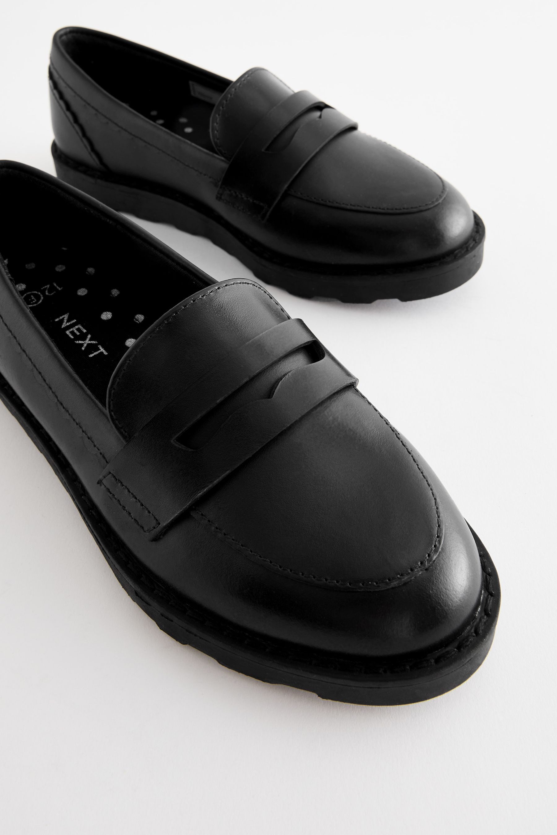 Next Lederslipper mit dünner Sohle und Troddel Loafer (1-tlg)