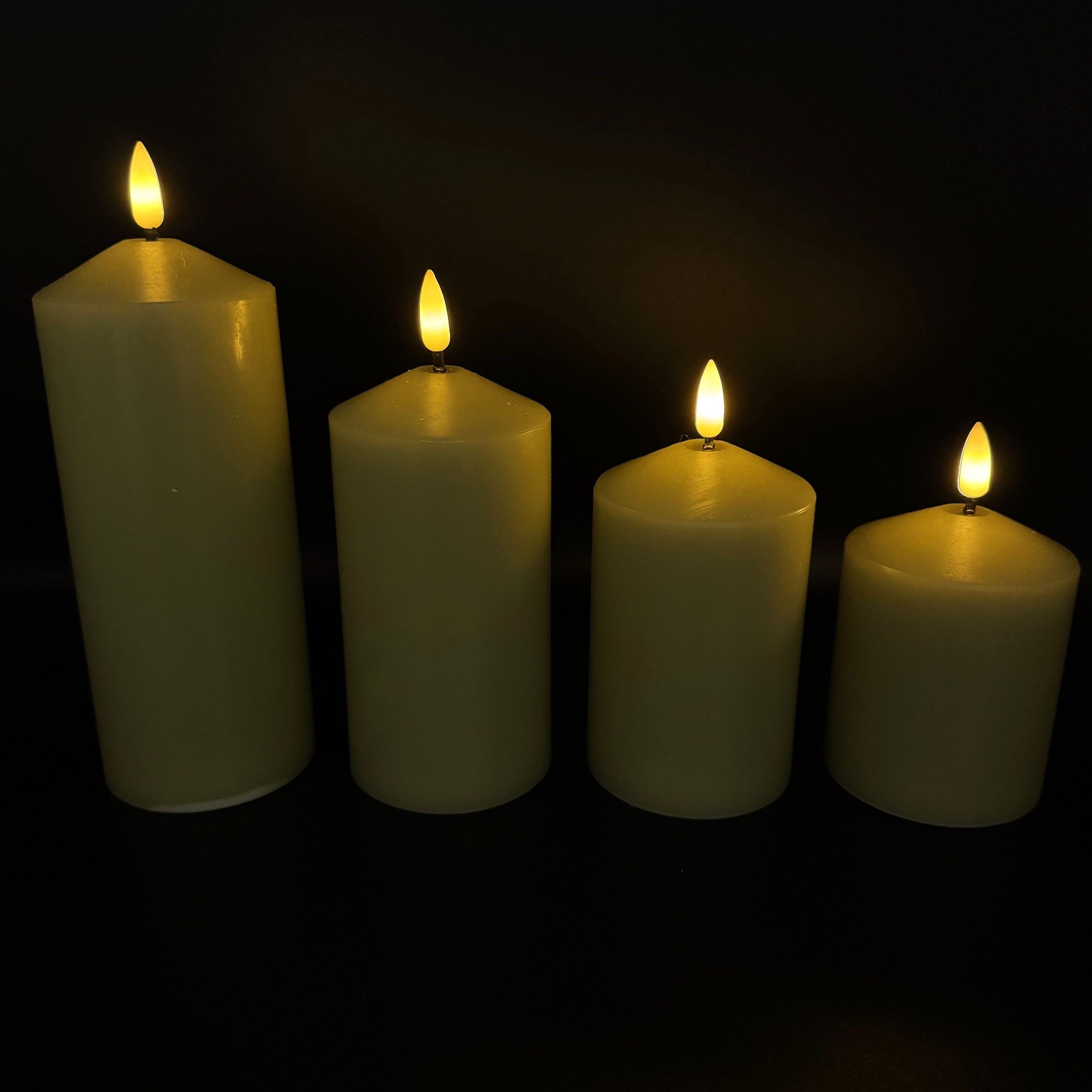 Online-Fuchs LED-Kerze - 4er Set LED-Kerzen mit Touch-Funktion und Timer in frischen Farben (Weiß, Gelb, Blau, Grün und Berry, ohne Fernbedienung), aus Echtwachs gefertigt mit realistischer Flamme