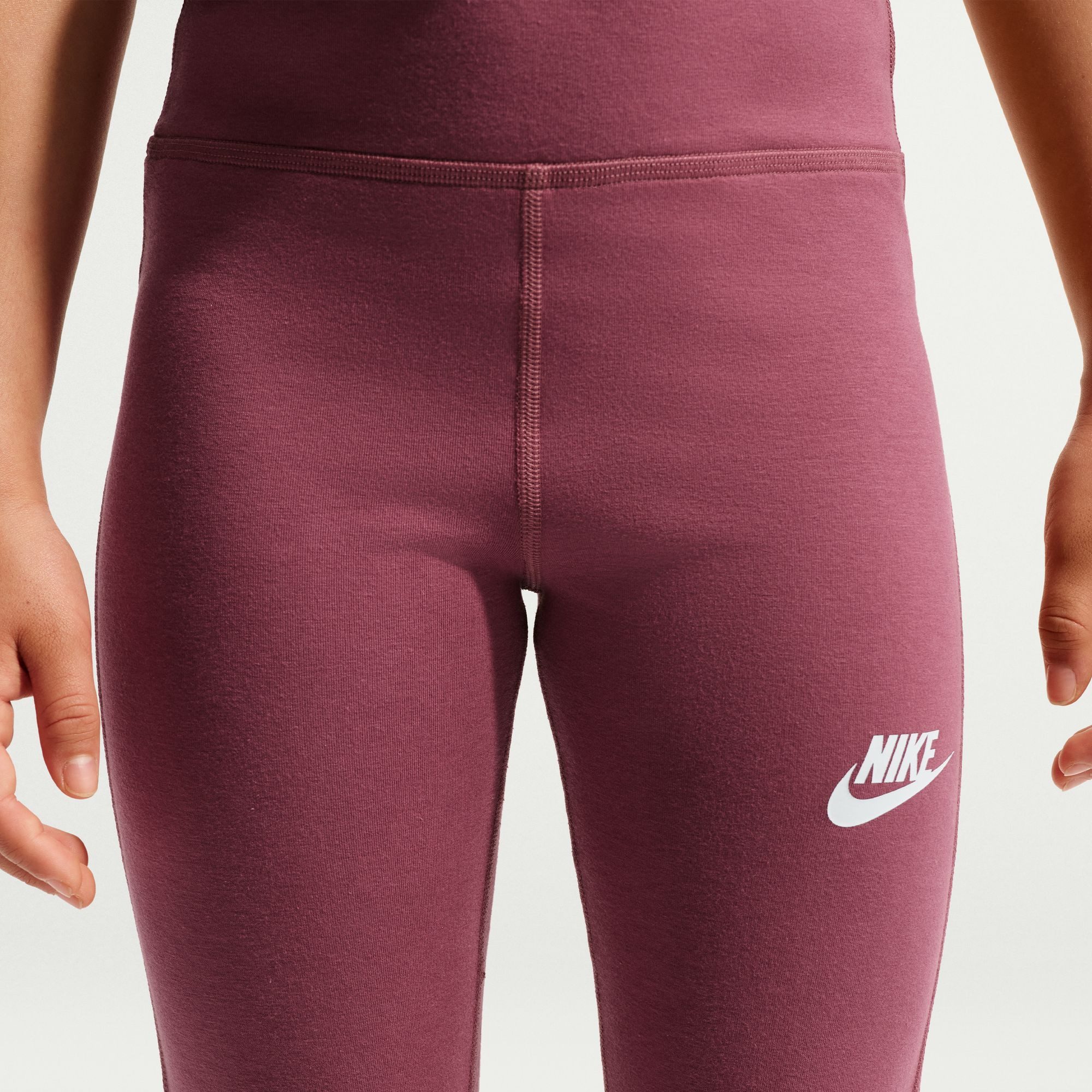 Nike Sportswear Shorts G NSW CLSSC HR FLARE TGHT LBR sportlicher Stil, für Sportmode und Streetwear, vielseitig einsetzbar