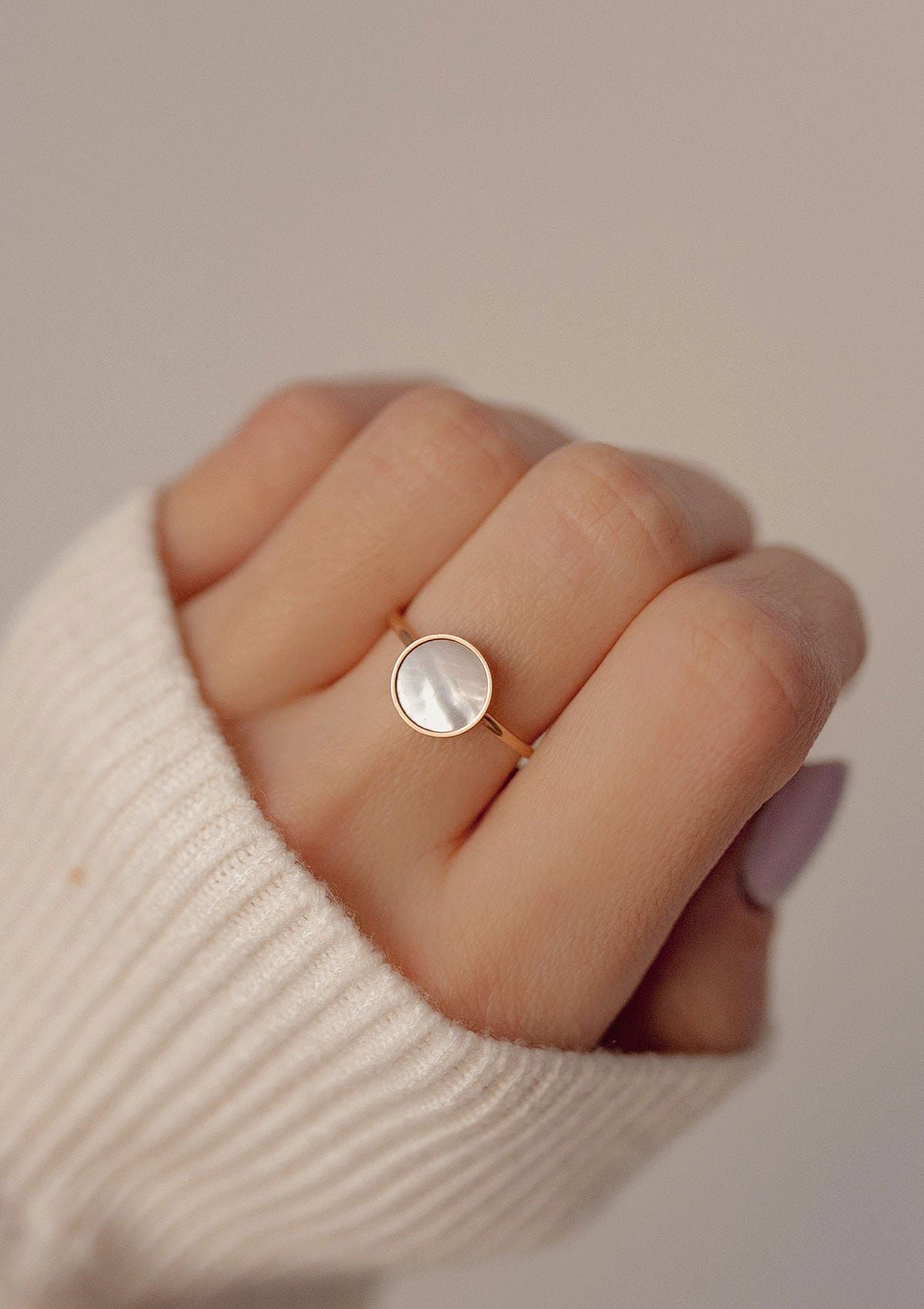 Hey Happiness Fingerring Kreis Muschel 18K günstig online kaufen