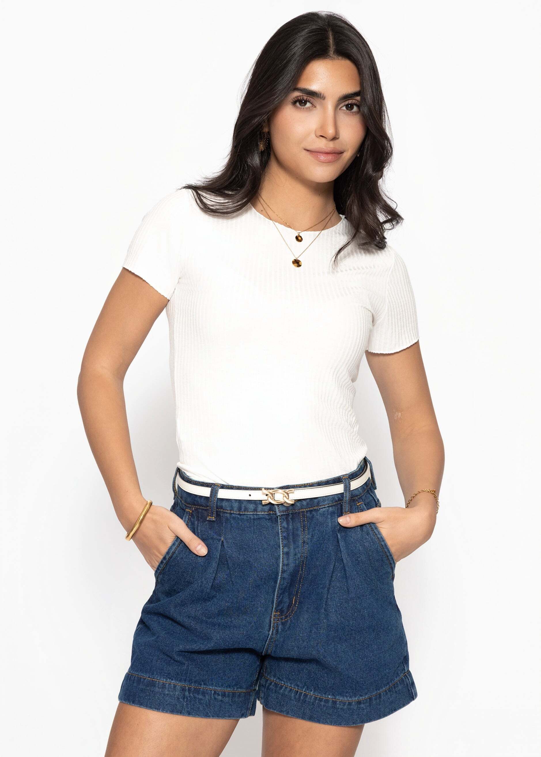 SASSYCLASSY T-Shirt Kurzarmshirt in geripptem Jersey für Damen Schlichtes T-Shirt mit Rundhalsuasschnitt in körpernahem Schnitt