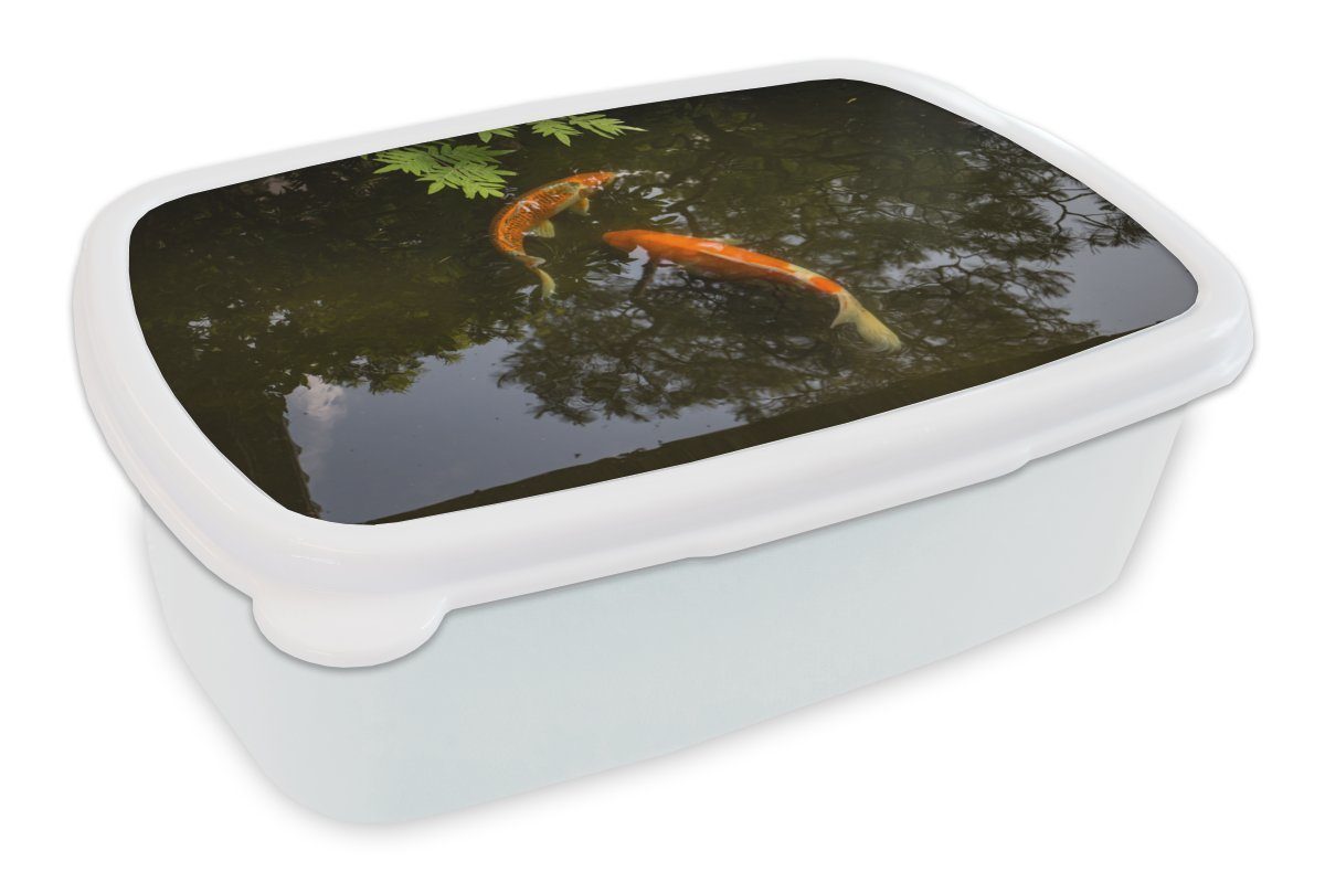 MuchoWow Lunchbox Zwei Koi-Karpfen um einen Teich, Kunststoff, (2-tlg), Brotbox für Kinder und Erwachsene, Brotdose, für Jungs und Mädchen weiß