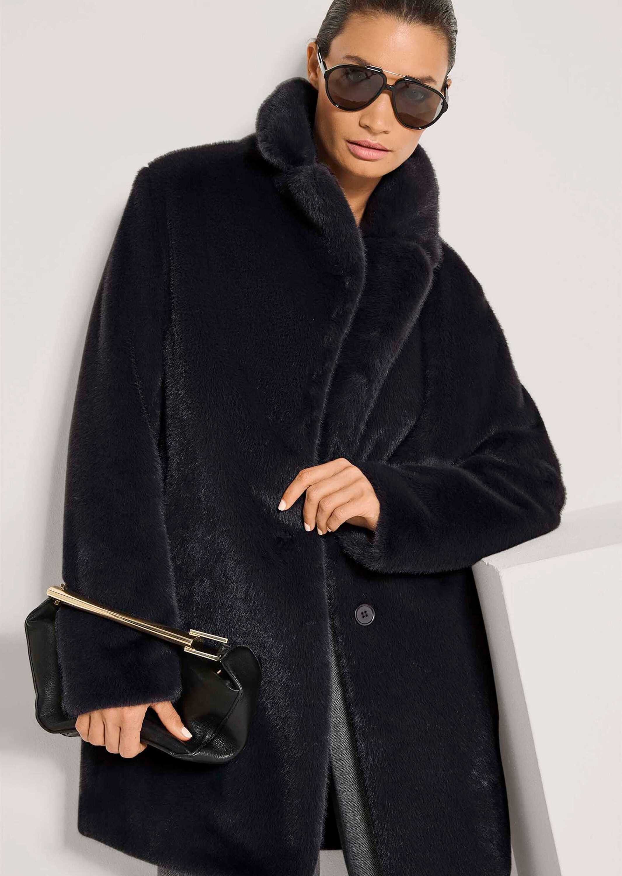 MADELEINE Kurzmantel Webpelzmantel in Oversize-Form Reverskragen, Knopfverschluss & seitlich integrierte Taschen