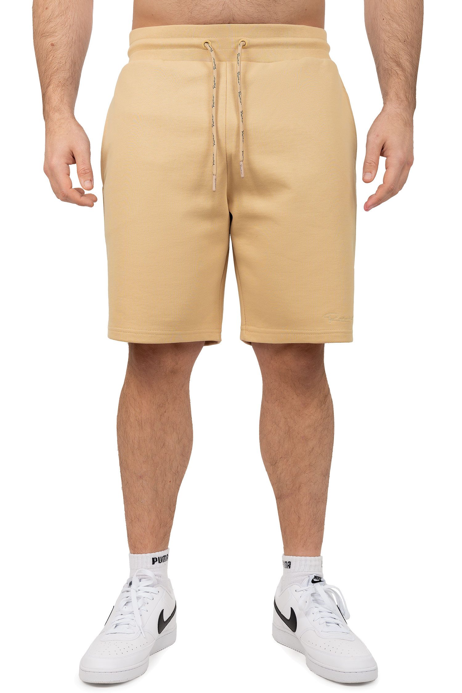 Reichstadt Trainingsshorts Sportshorts Kurze Hose 23RS036 Beige XS mit Stitching am Hosenbein