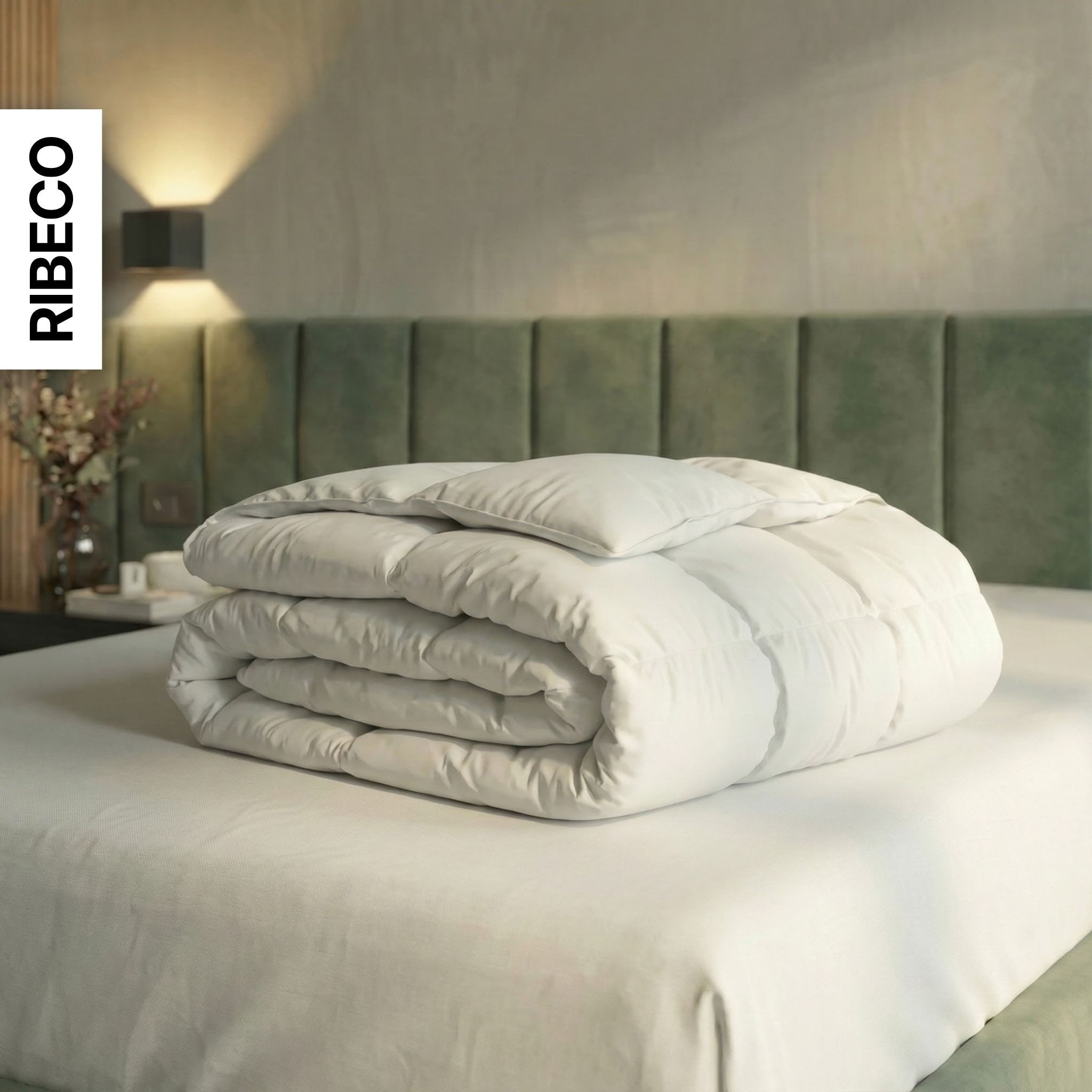 RIBECO Daunenbettdecke Johanna, Bettdecke Nur für kurze Zeit! GRATIS ein Handtuch dazu!, Füllung: 80% Daunen, 20% Federn, Bezug: 100% Baumwolle, Topseller, Bett – Bild 5 von 5