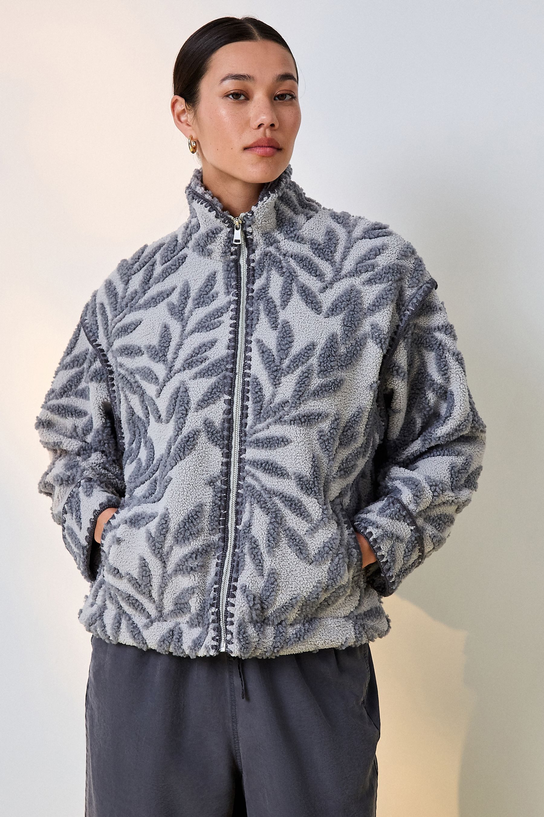 Next Fleecejacke Hemdjacke mit Reißverschluss und Blumen-Print (1-St) – Bild 5 von 5