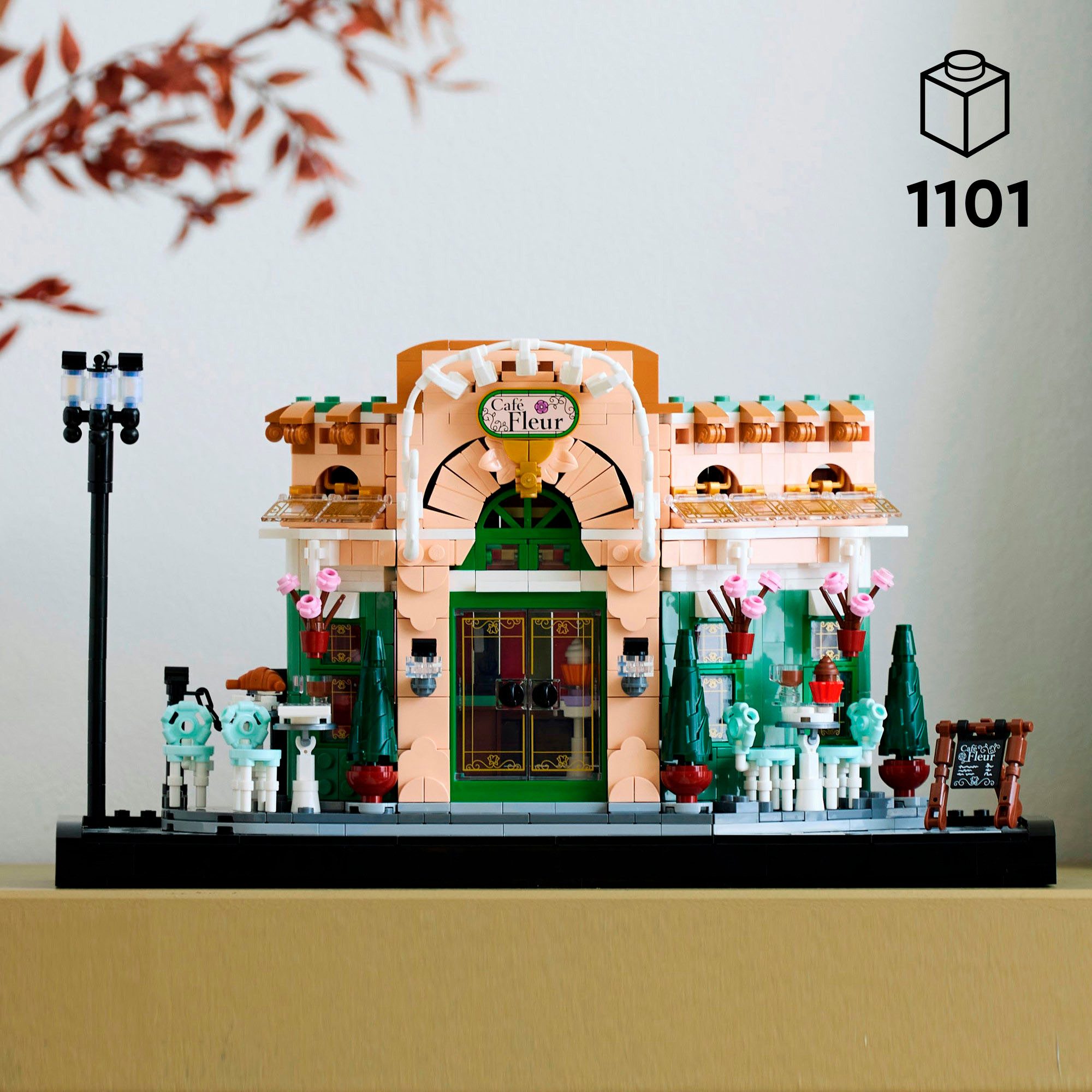 LEGO® Französisches Café (10362), LEGO Icons Konstruktionsspielsteine, (1101 St), Made in Europe – Bild 3 von 5