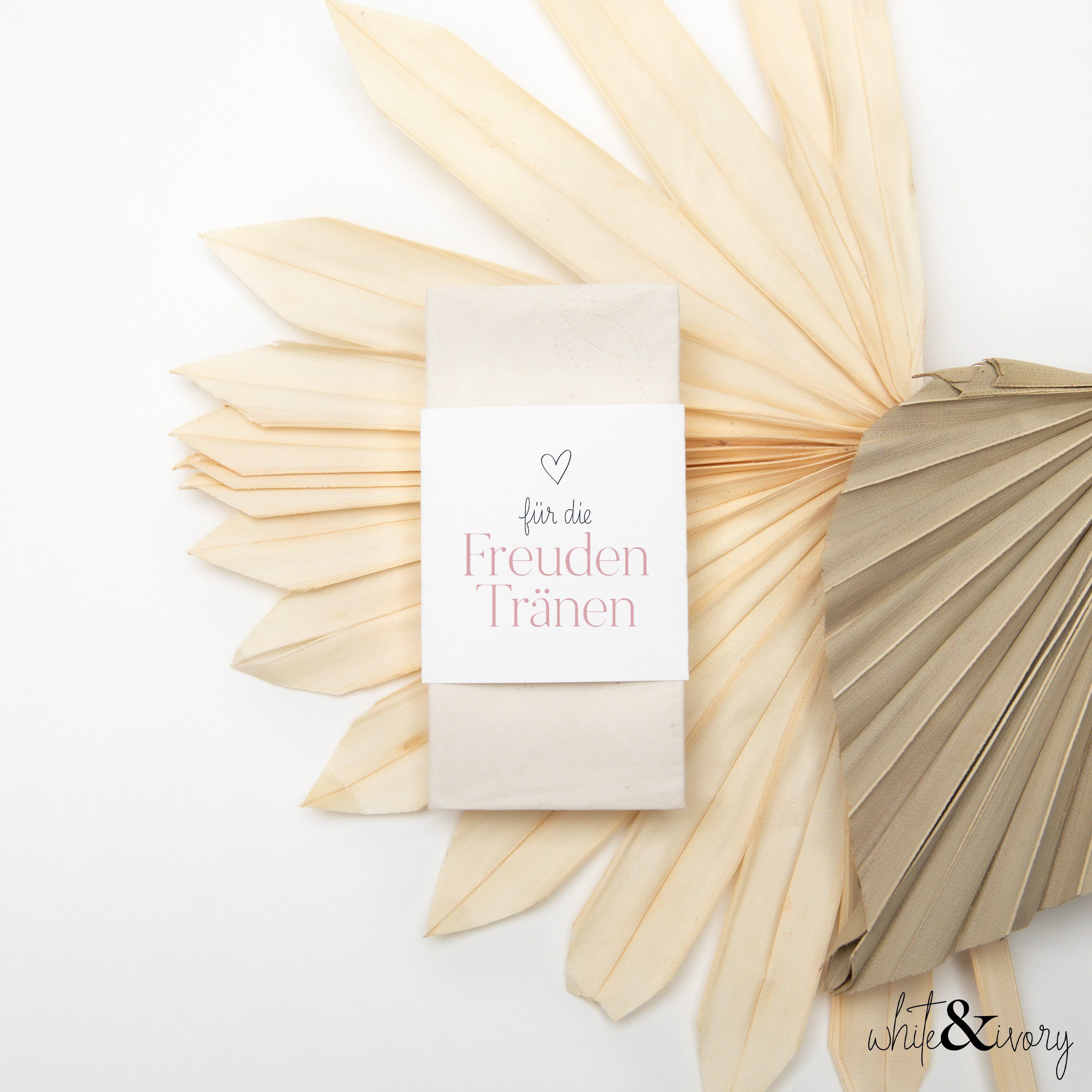 white & ivory Papierdekoration Freudentränen Banderole, herz rosa, 50 Stück, aus recyceltem Papier – Bild 2 von 5