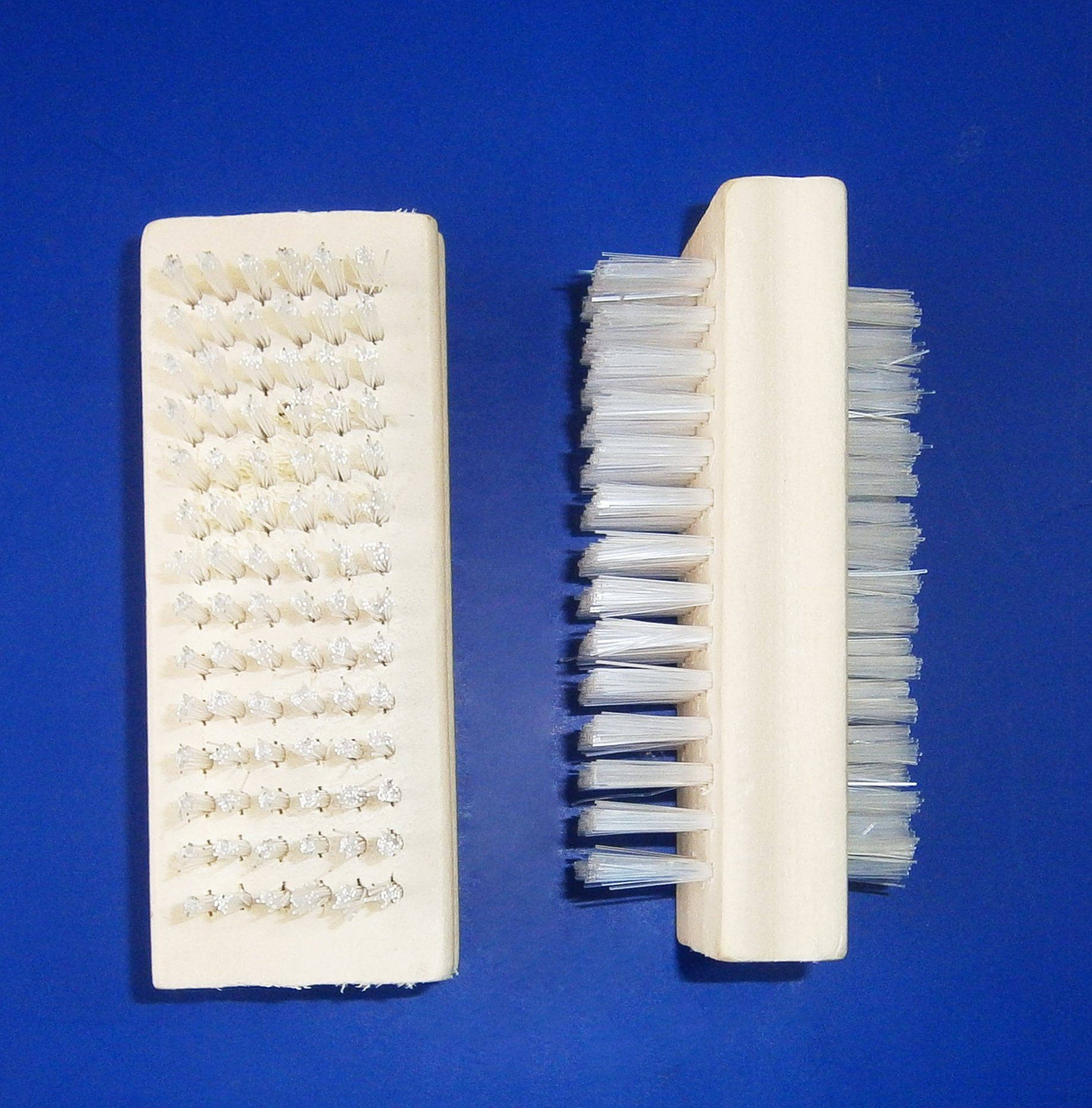 EDCO Nagelbürste 2x NAGELBÜRSTE 9cm Holz Buche Handwaschbürste Handbürste 73, 2-tlg., harte Borste Bürste