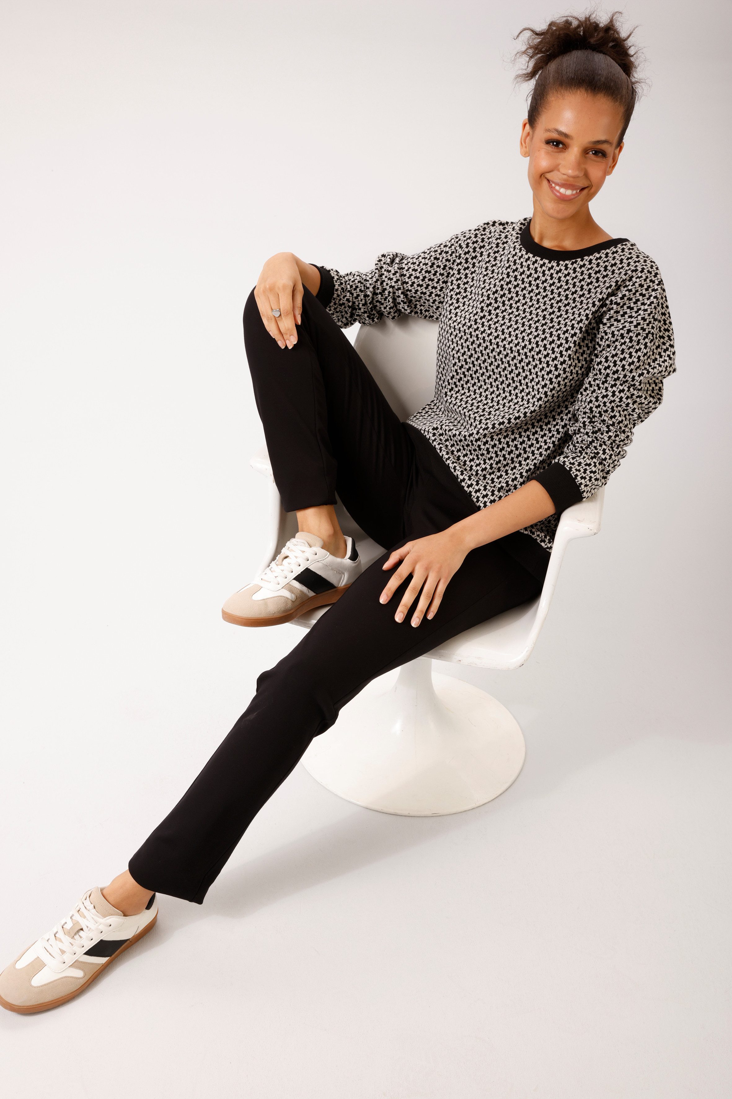 Zum Outfit 12