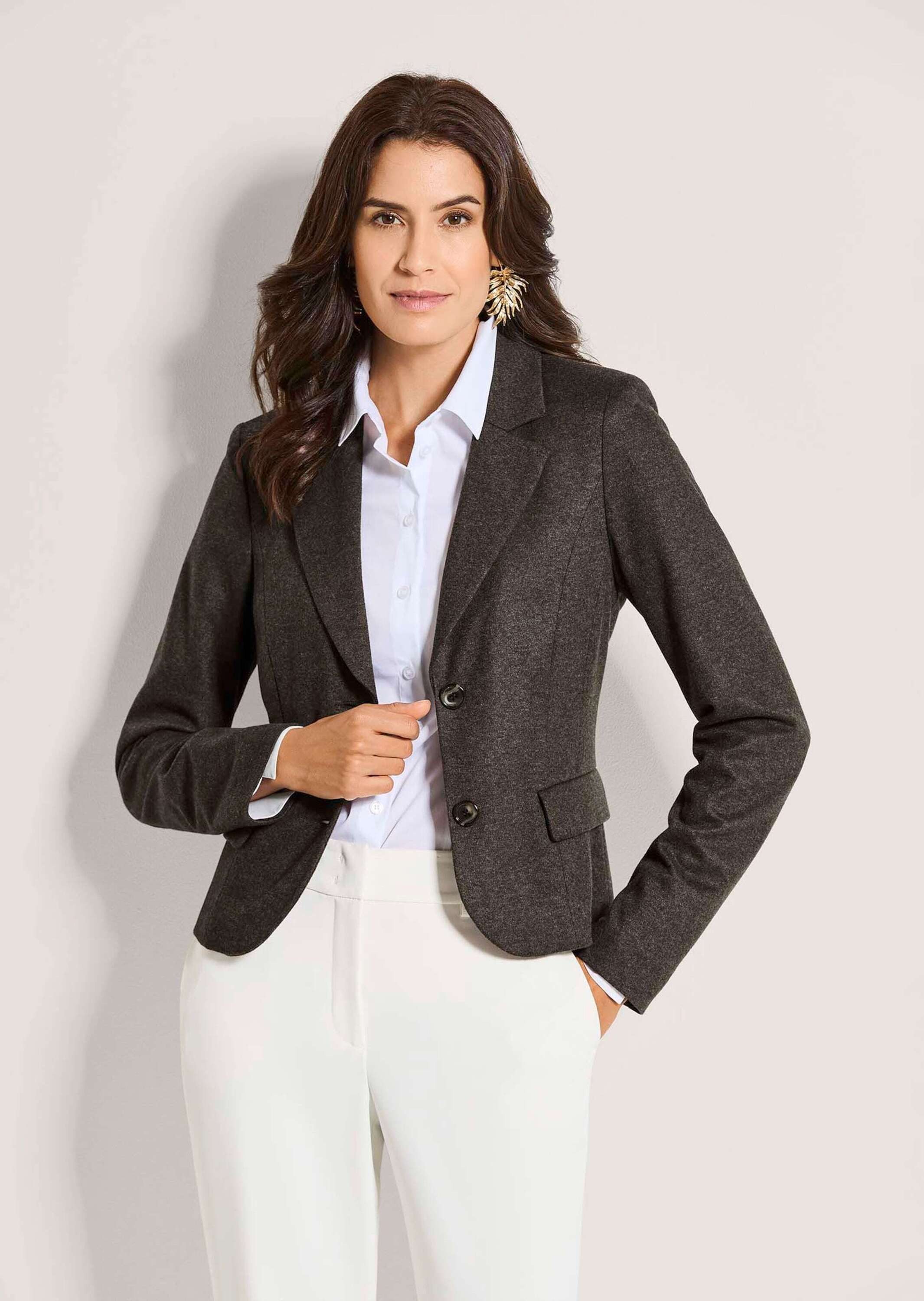 MADELEINE Kurzblazer Eleganter Einreiher mit Reverskragen Viskoseblazer mit Pattentaschen, Knopfverschluss und Langarm